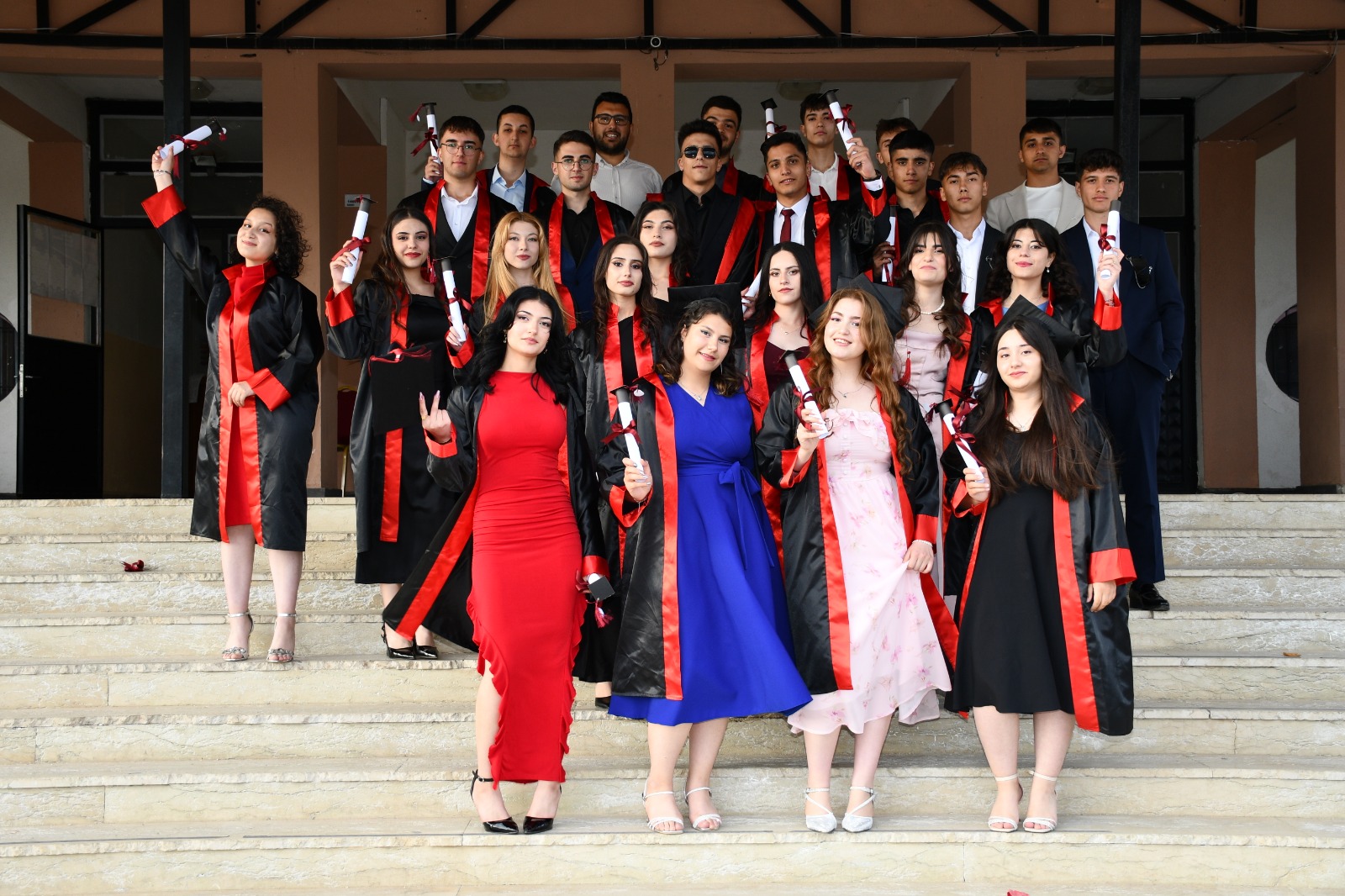 Afşin Anadolu Lisesi’nde Mezuniyet Coşkusu Yaşandı 13