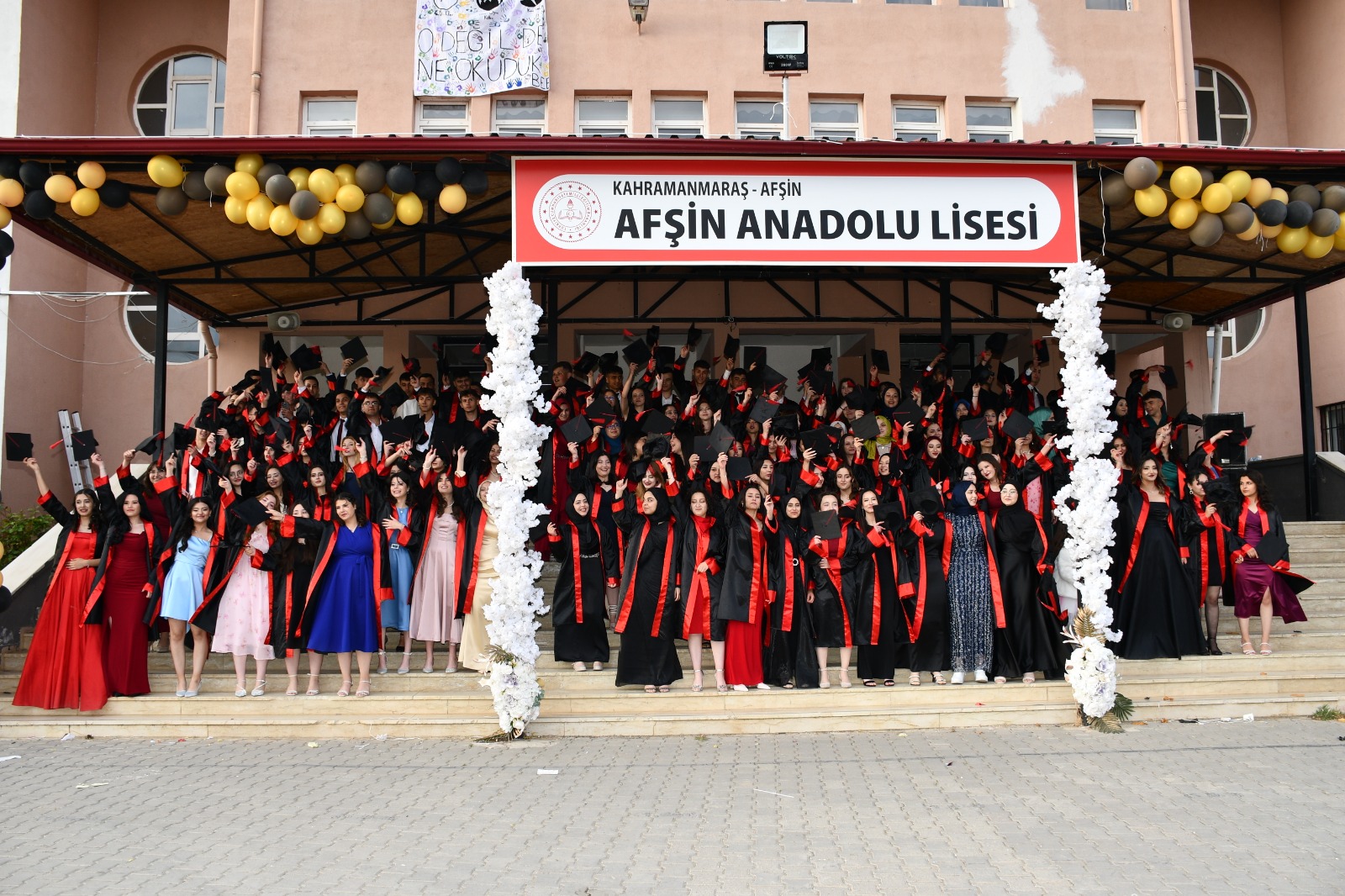Afşin Anadolu Lisesi’nde Mezuniyet Coşkusu Yaşandı 16