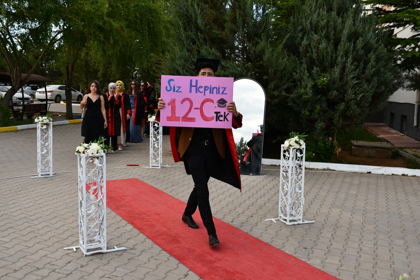 Afşin Anadolu Lisesi’nde Mezuniyet Coşkusu Yaşandı 3