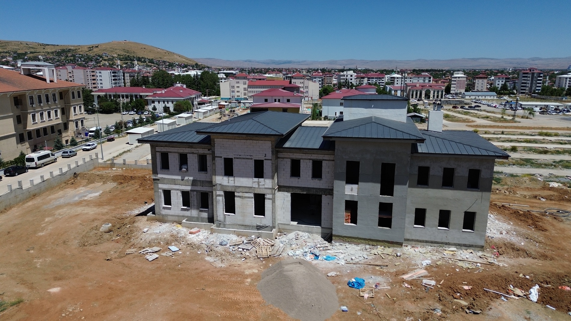 Afşin Emniyet Müdürlüğü Binasında Çalışmalar Tüm Hızıyla Sürüyor (1)