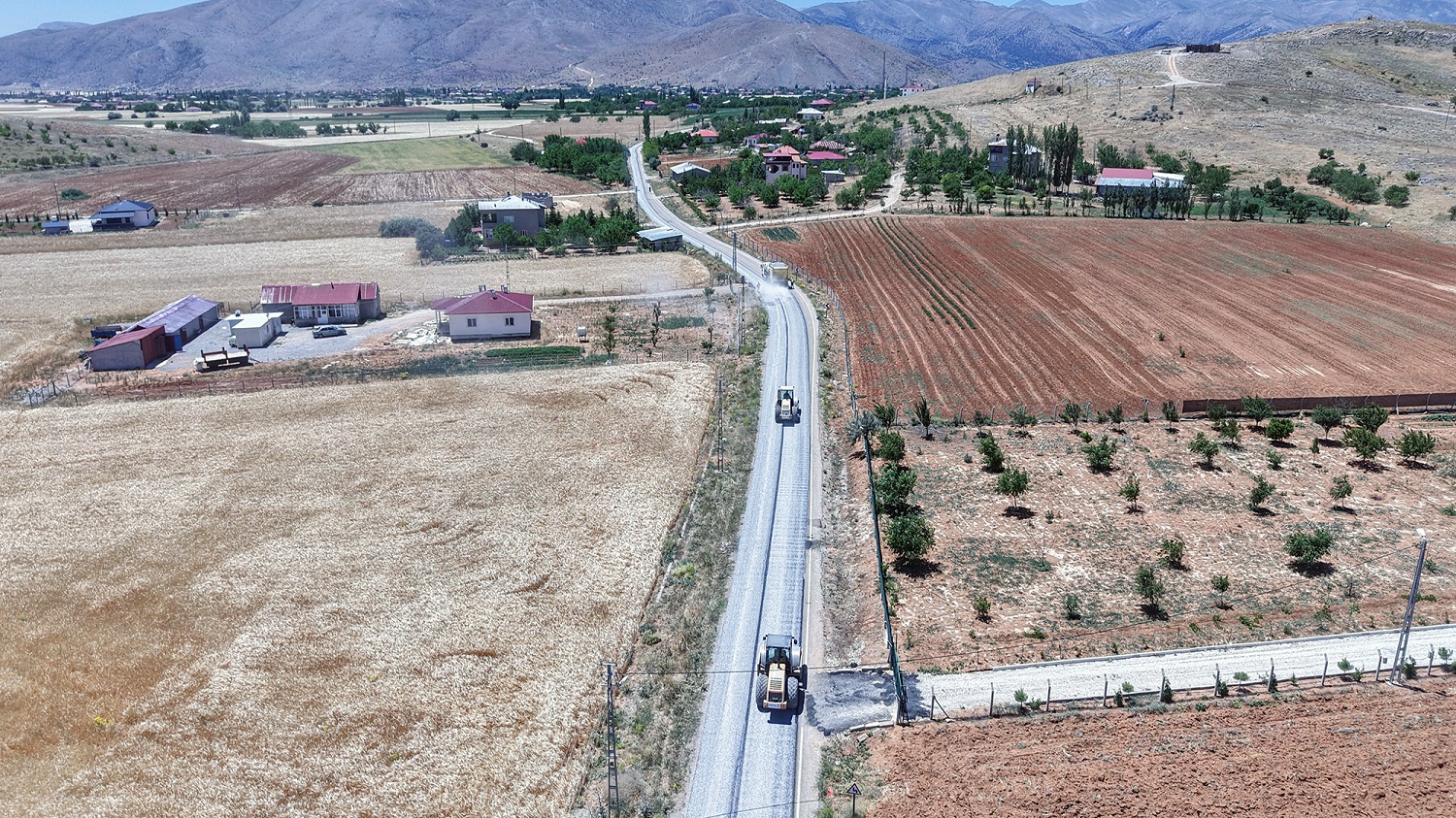 Afşin Kırsalında Ulaşım Rahatlıyor; Altunelma – Arıtaş Yolu Yenilendi (5)