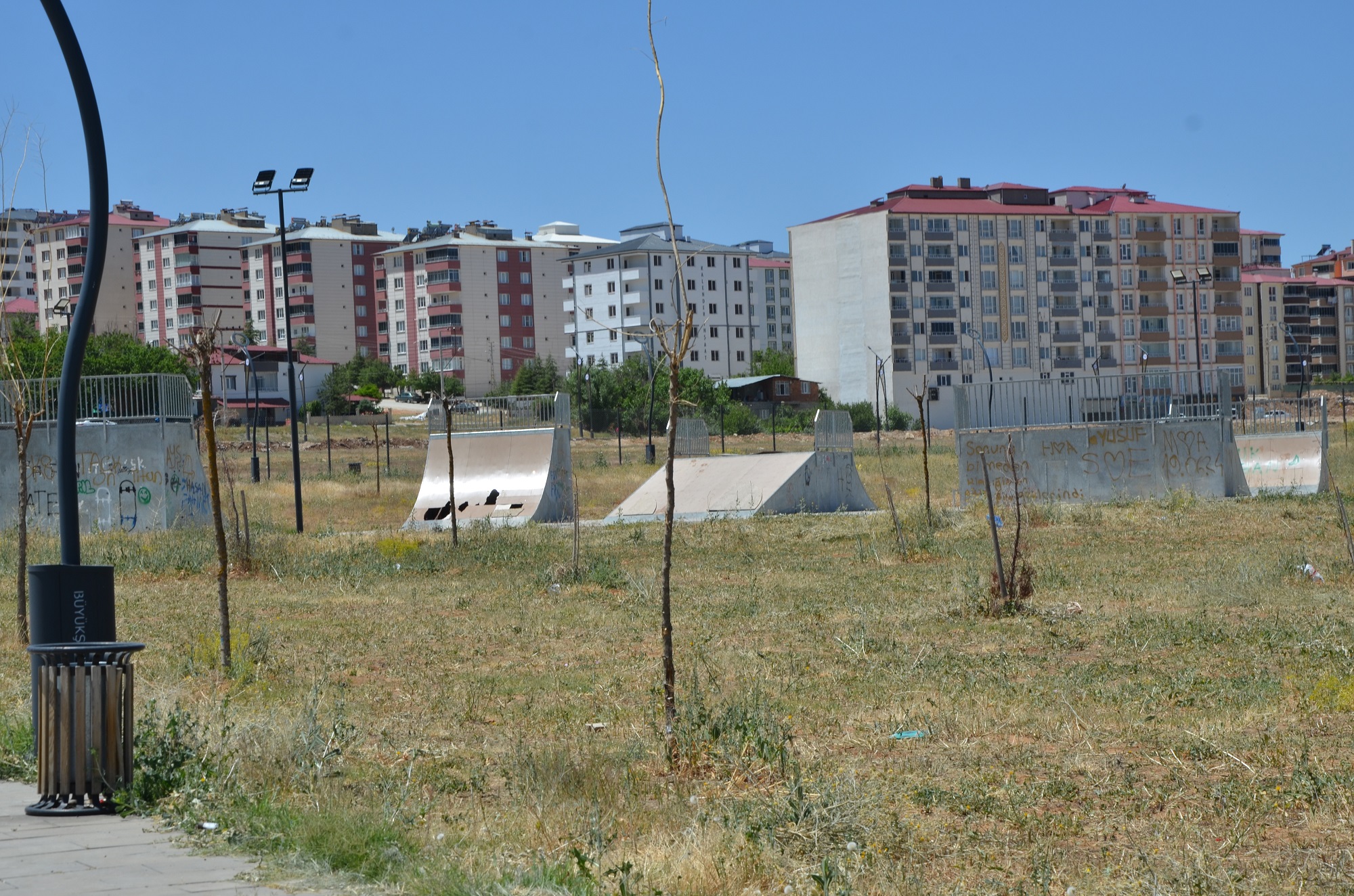 Afşin Millet Bahçesi Bakım Ve Onarım İstiyor (4)