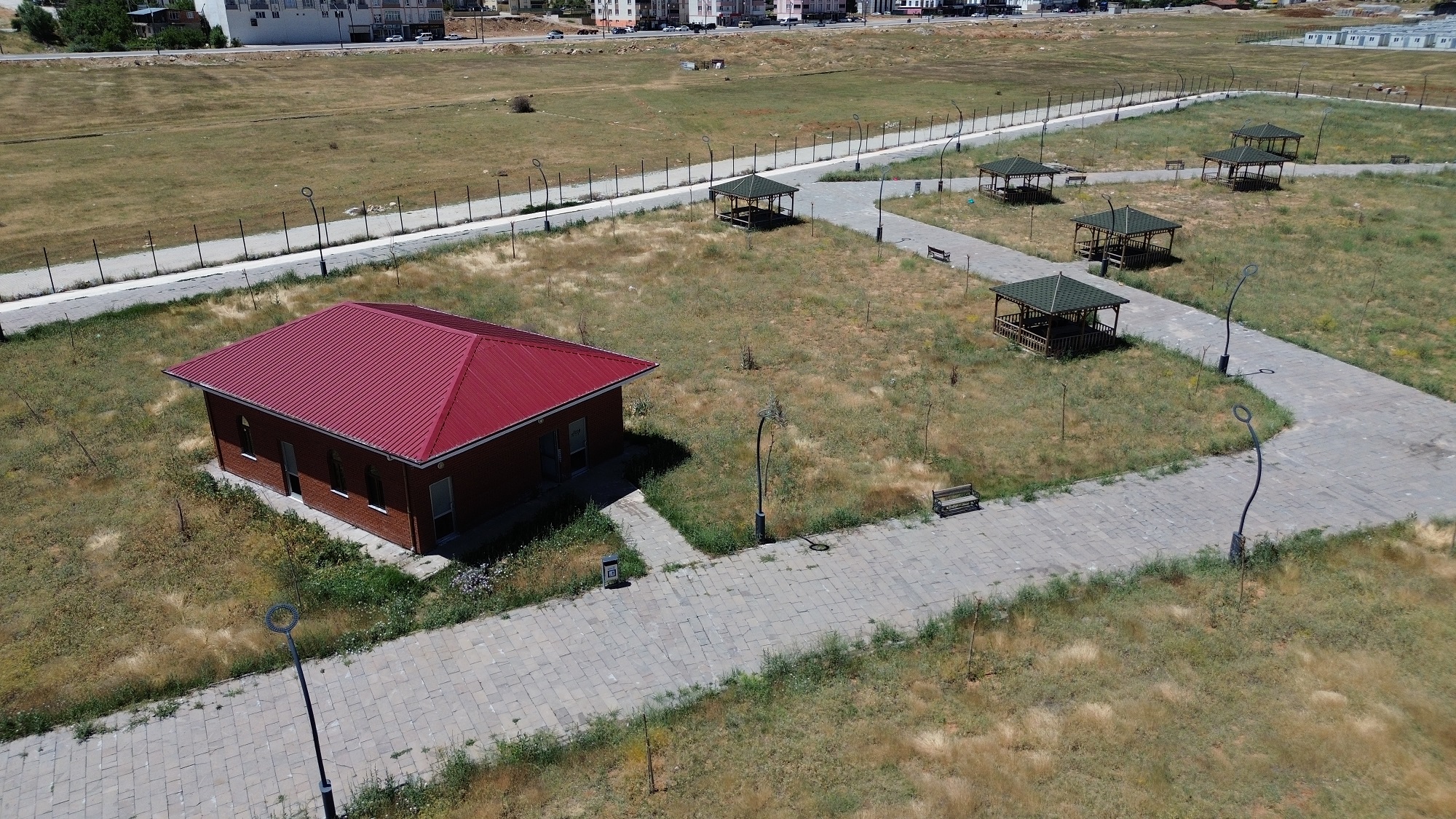 Afşin Millet Bahçesi Bakım Ve Onarım İstiyor (6)