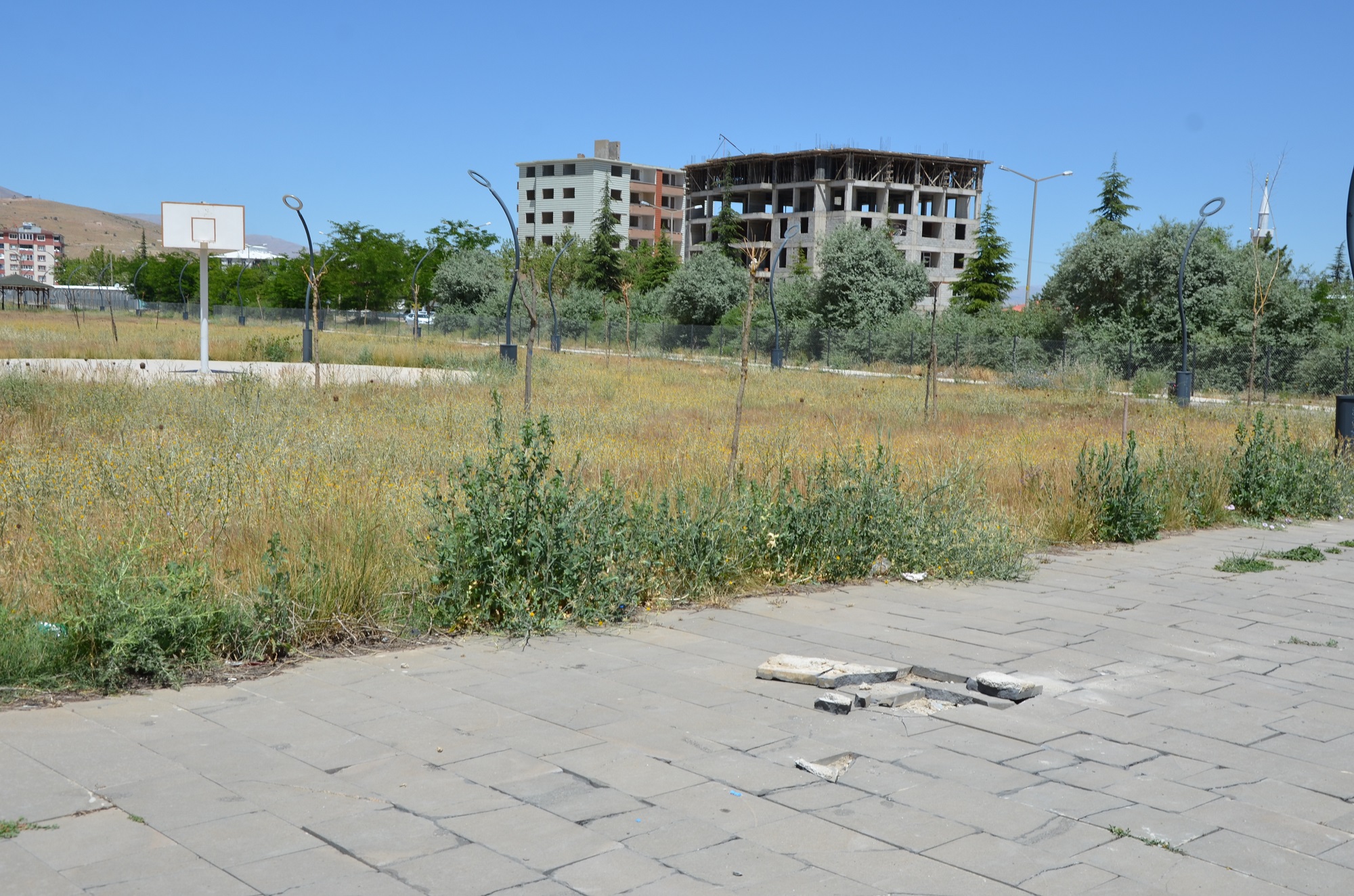 Afşin Millet Bahçesi Bakım Ve Onarım İstiyor (9)