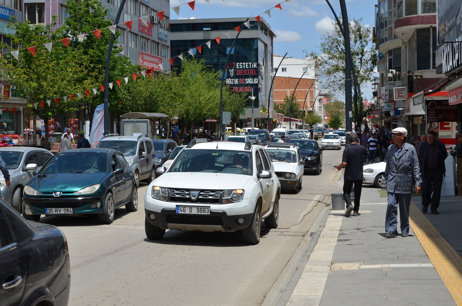 Afşin’de Bayram Yoğunluğu Başladı (10)