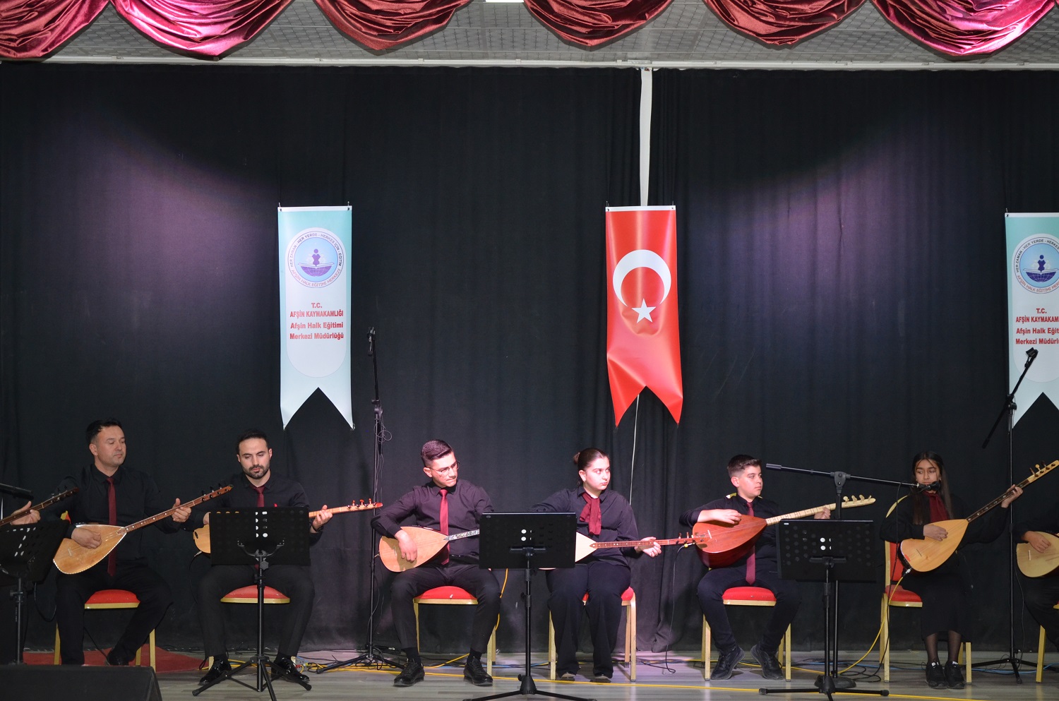 Afşin’de Halk Eğitim Merkezi’nden Türk Halk Müziği Konseri (10)