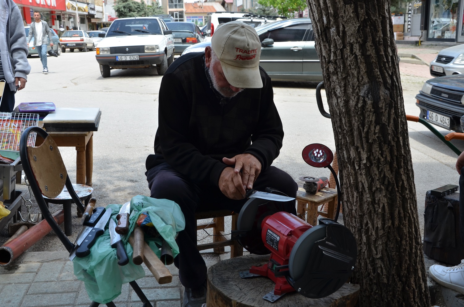Afşin'de Kurban Bayramı Öncesi Bıçak Bileme Mesaisi Hız Kazandı (11)