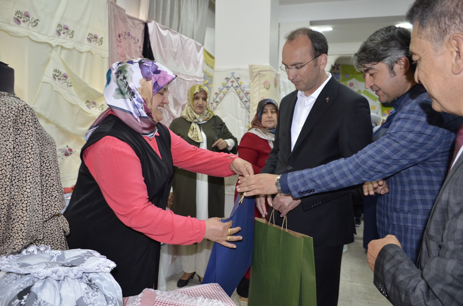 Afşin’de Kursiyerlerin Yaptıkları Ürünler Sergilendi (9)