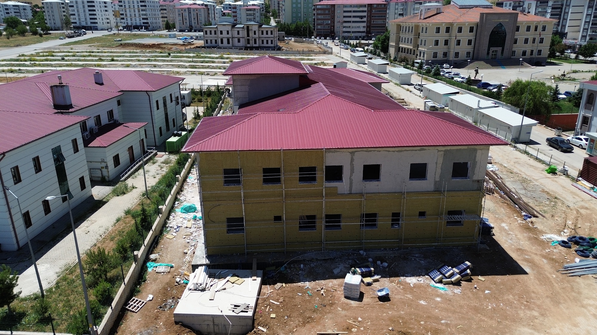 Afşin'de Sağlık İstasyonu Binası Yükseliyor (2)