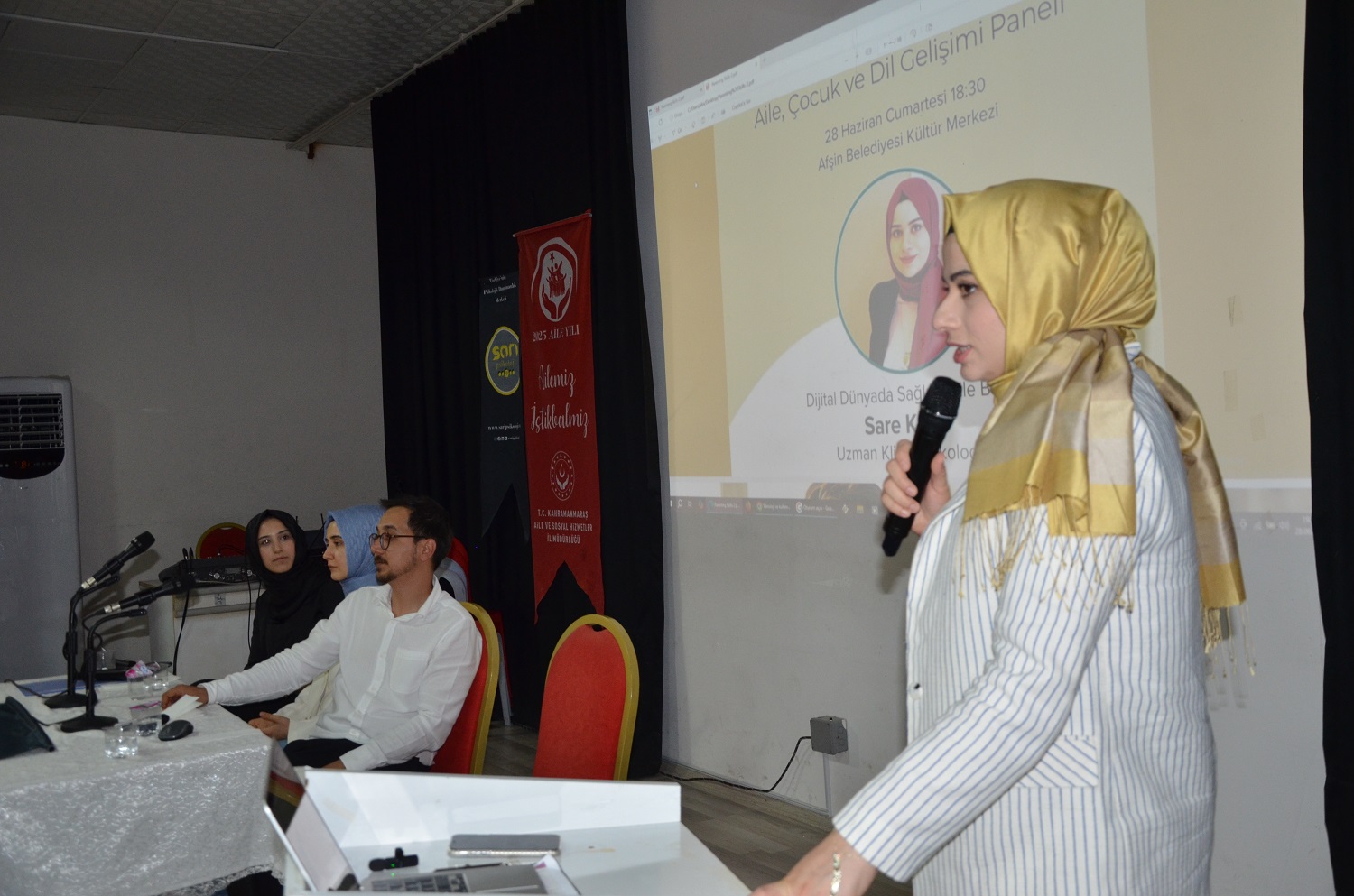 Afşin’de “Teknoloji Çağında Büyümek” Paneli Düzenlendi (2)