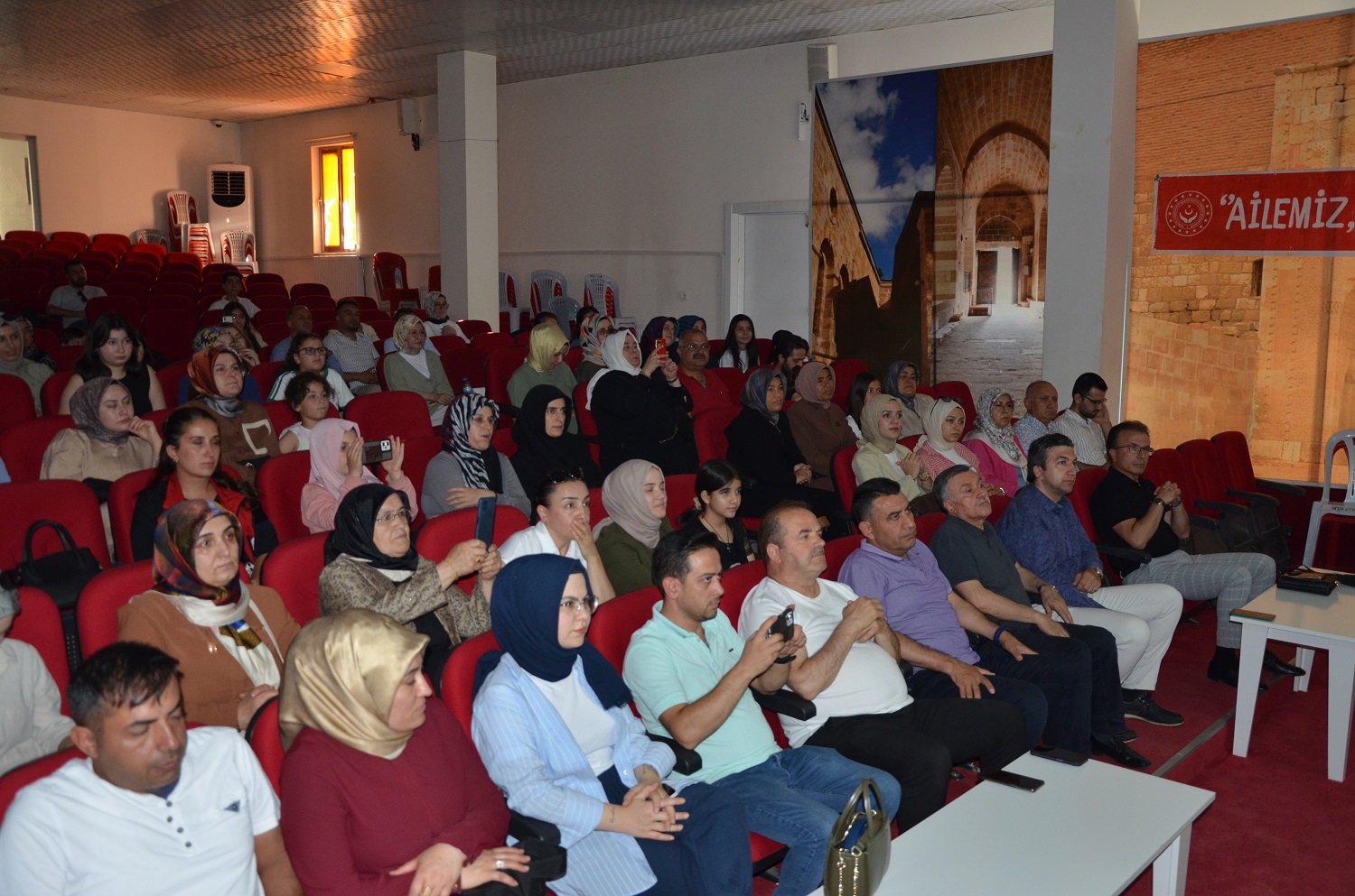 Afşin’de “Teknoloji Çağında Büyümek” Paneli Düzenlendi (4)