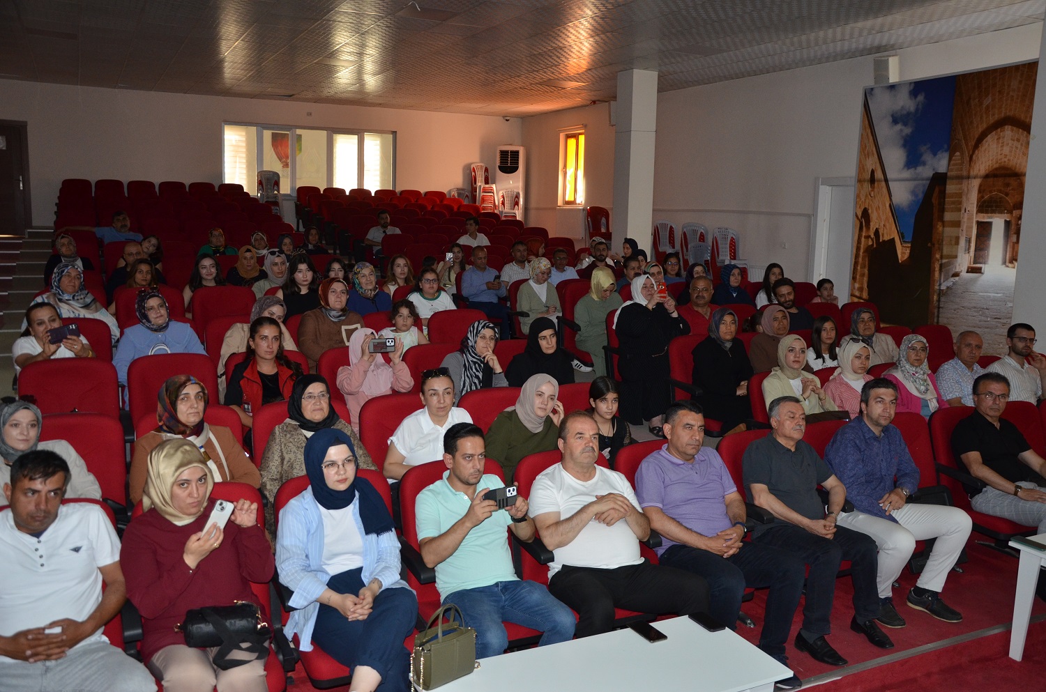 Afşin’de “Teknoloji Çağında Büyümek” Paneli Düzenlendi (5)