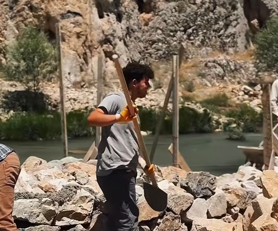 Afşin’de Yol Ve Altyapı Çalışmaları Tüm Hızıyla Sürüyor (2)