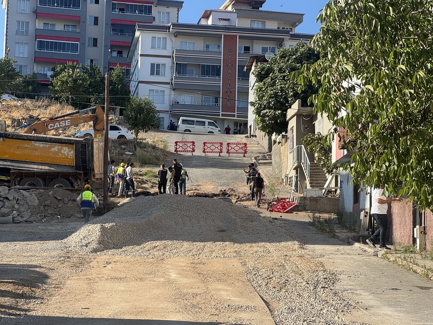 Altyapı Çalışmalarında Delinen Doğal Gaz Borusundan Sızan Gazdan 7 Kişi Etkilendi (4)