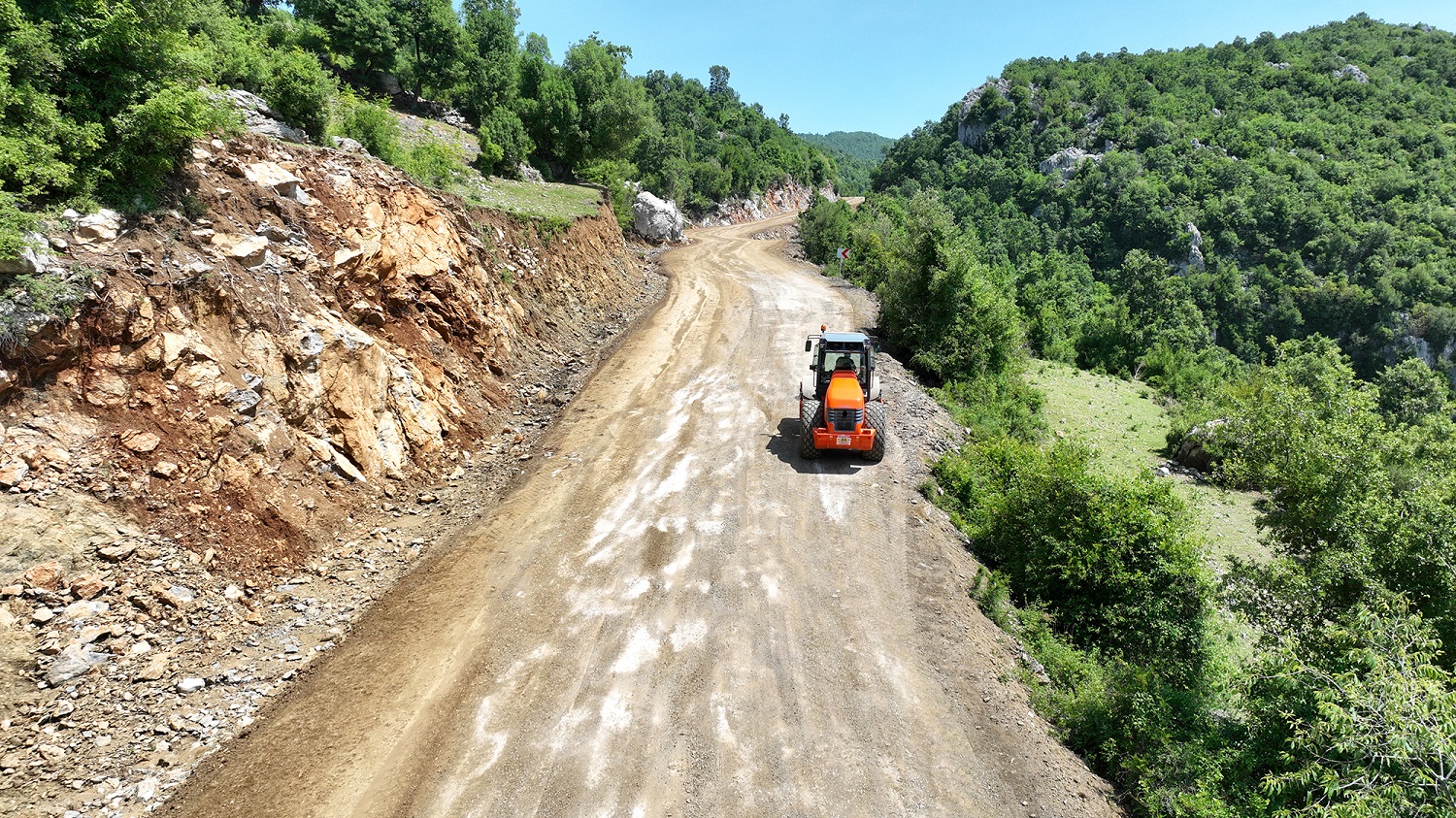 Andırın’da 10 Mahallenin Daha Ulaşım Konforu Büyükşehir’le Artıyor (3)
