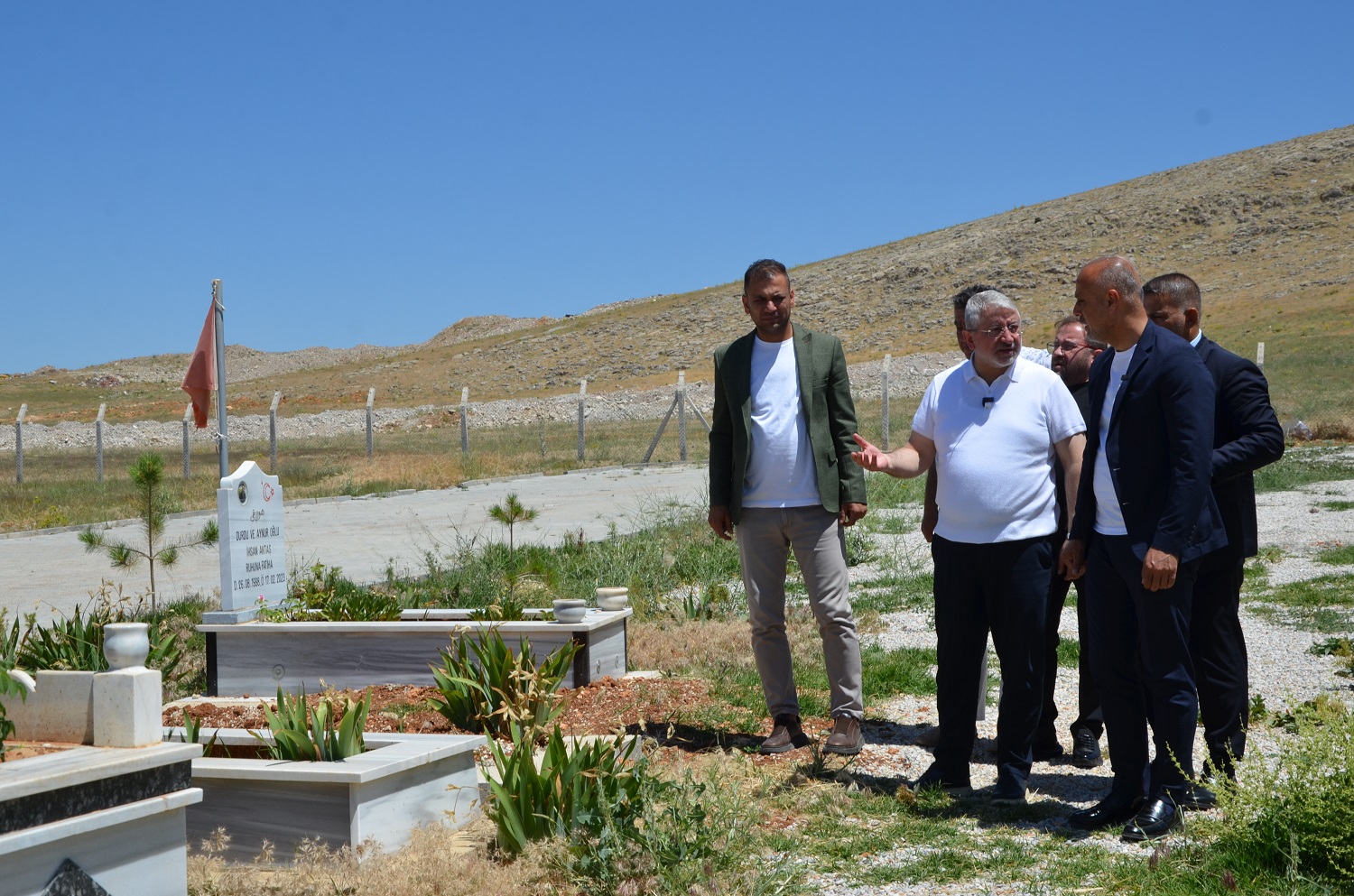 Başkan Aşgın, Her Afşin Ziyaretinde Deprem Şehitlerini Unutmuyor (1)