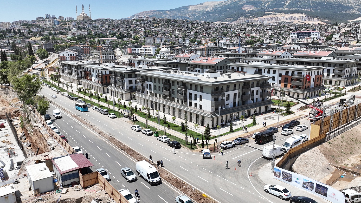 Başkan Görgel, Azerbaycan Mahallesi’nde Yürütülen Çalışmaları İnceledi (3)
