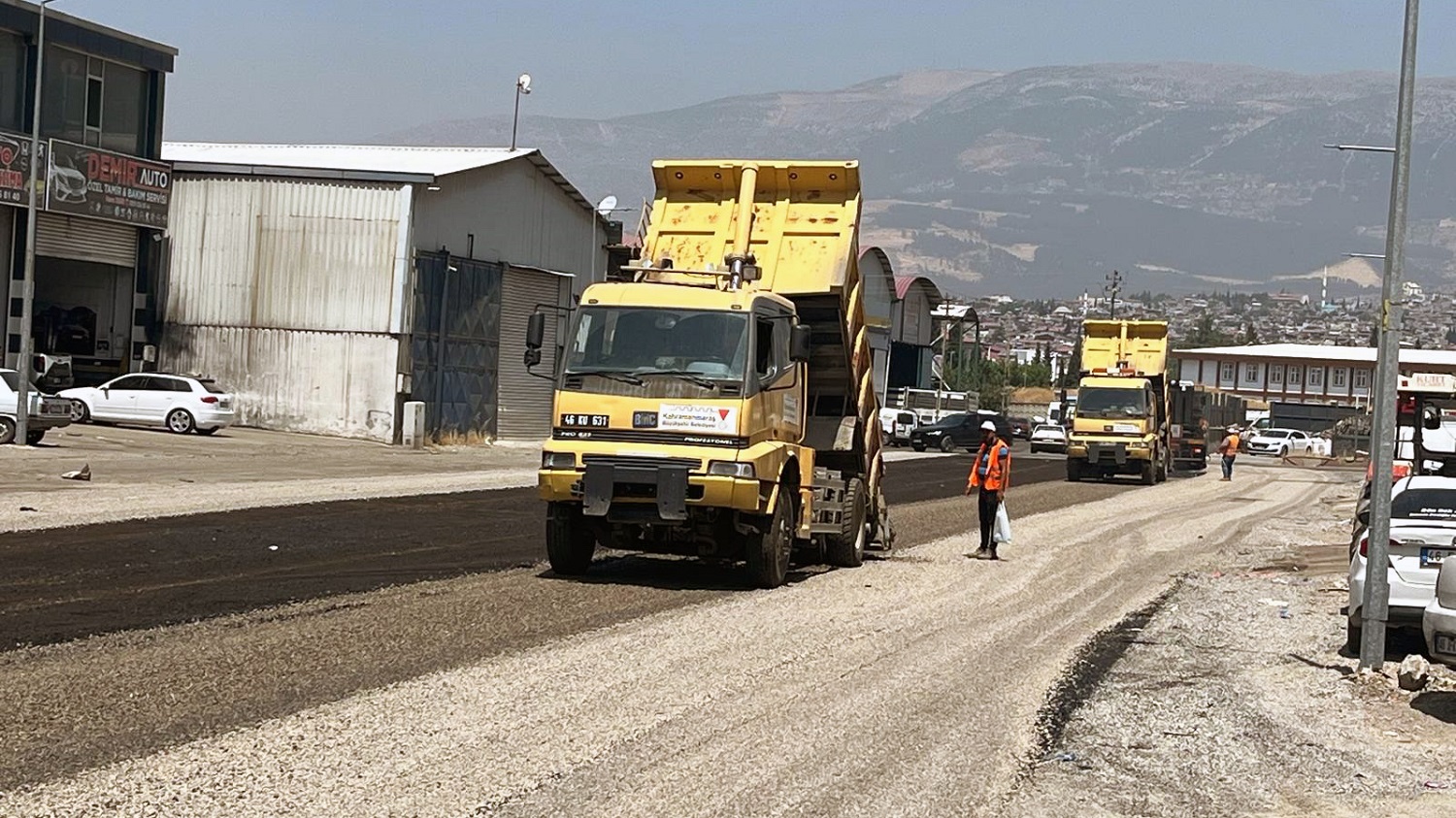 Büyükşehir, Yeni Sanayi Sitesi’ni Etaplar Halinde Asfaltlıyor (2)