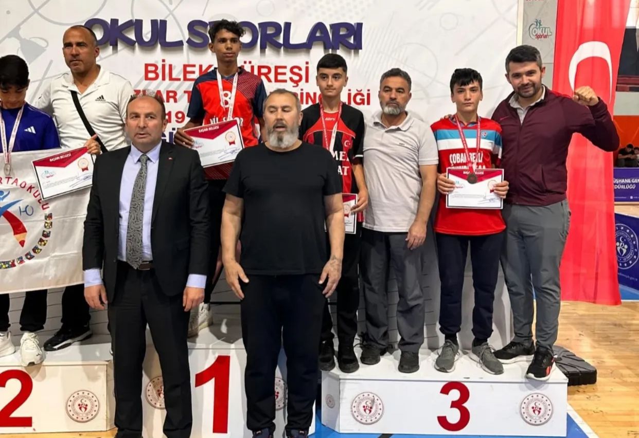 Çobanbeyli Cumhuriyet Ortaokulu Öğrencisi Bilek Güreşinde Derece Yaptı3