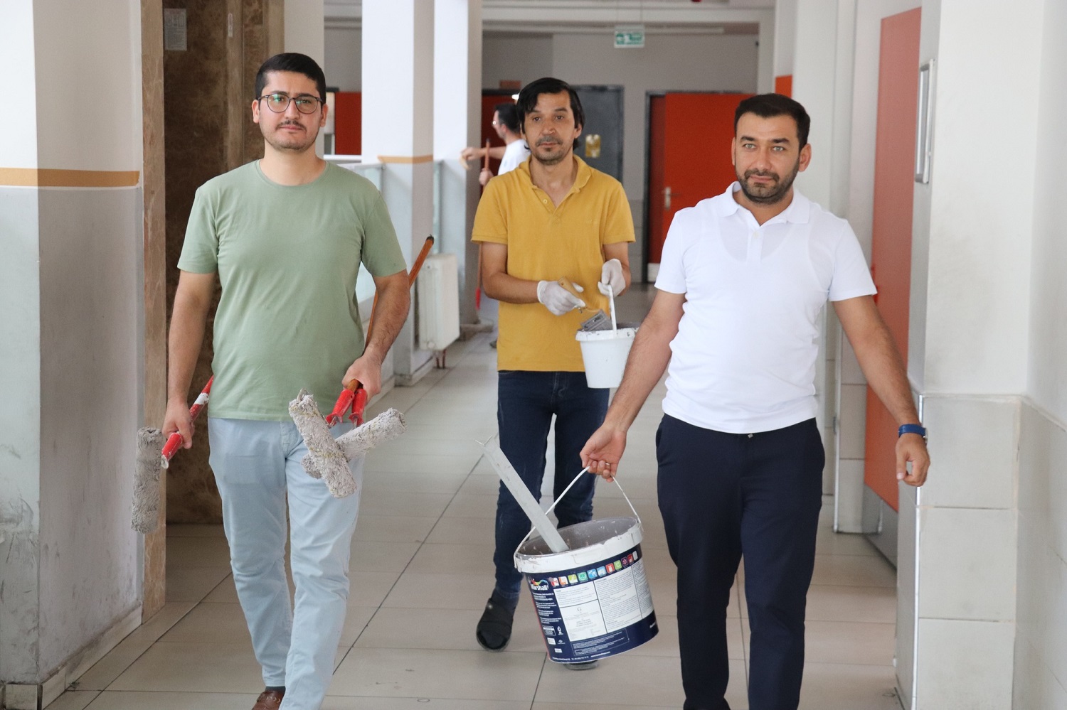 Cumhuriyet Ortaokulu Öğretmenlerinden Okula Yenilikçi Dokunuş1-2