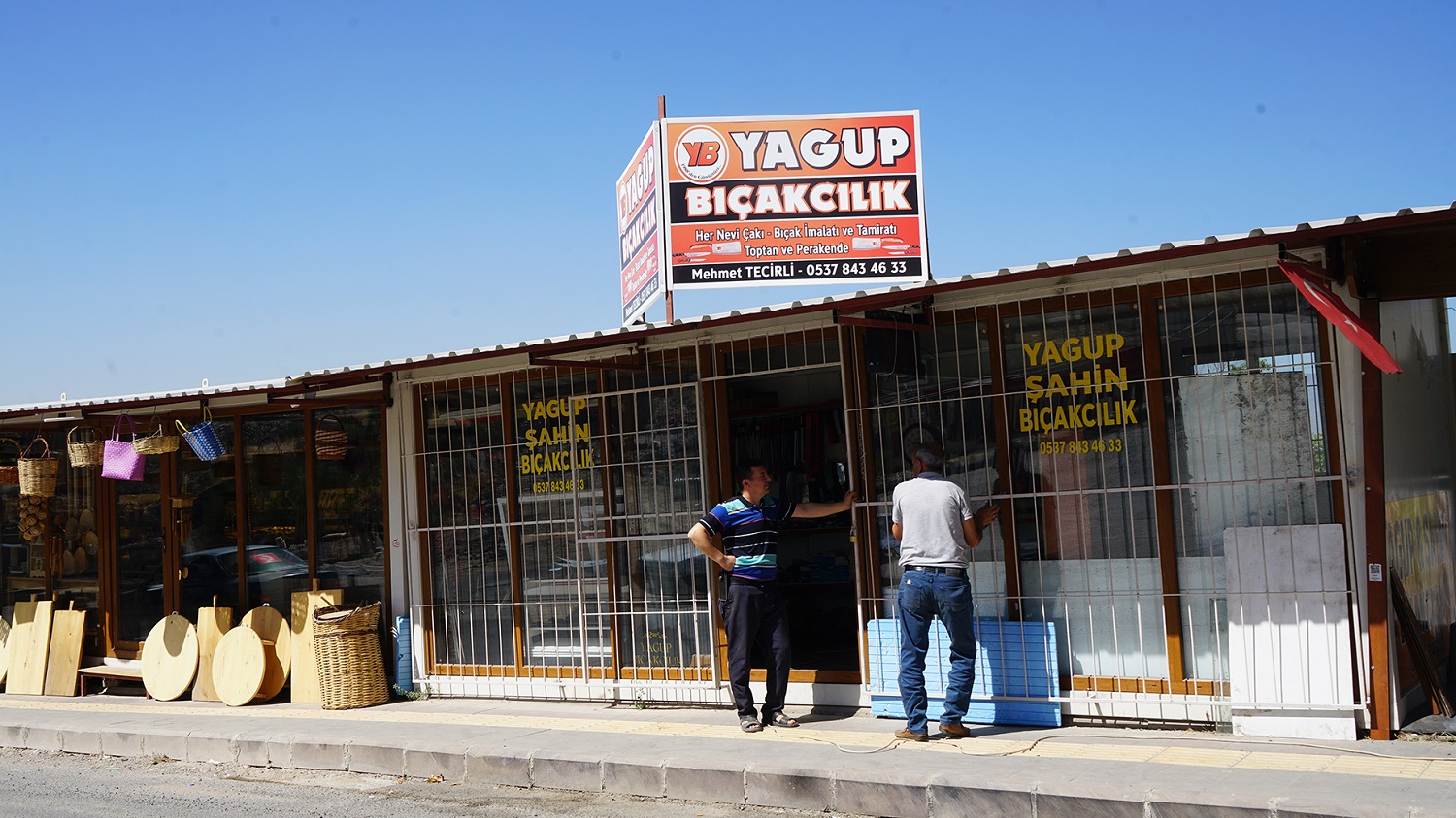 Demirci Esnafı, Geçici İş Yerlerinde Faaliyete Başladı (3)