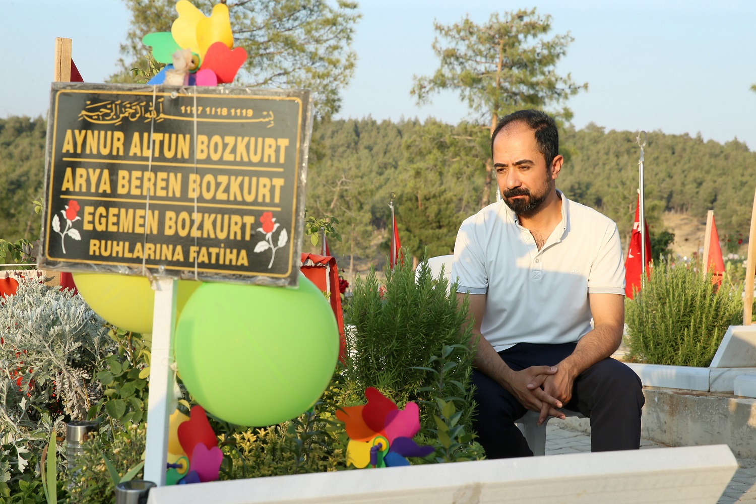 Depremde Kaybettiği Ailesiyle Geçirdiği Son Babalar Günü'nü Unutamıyor (7)