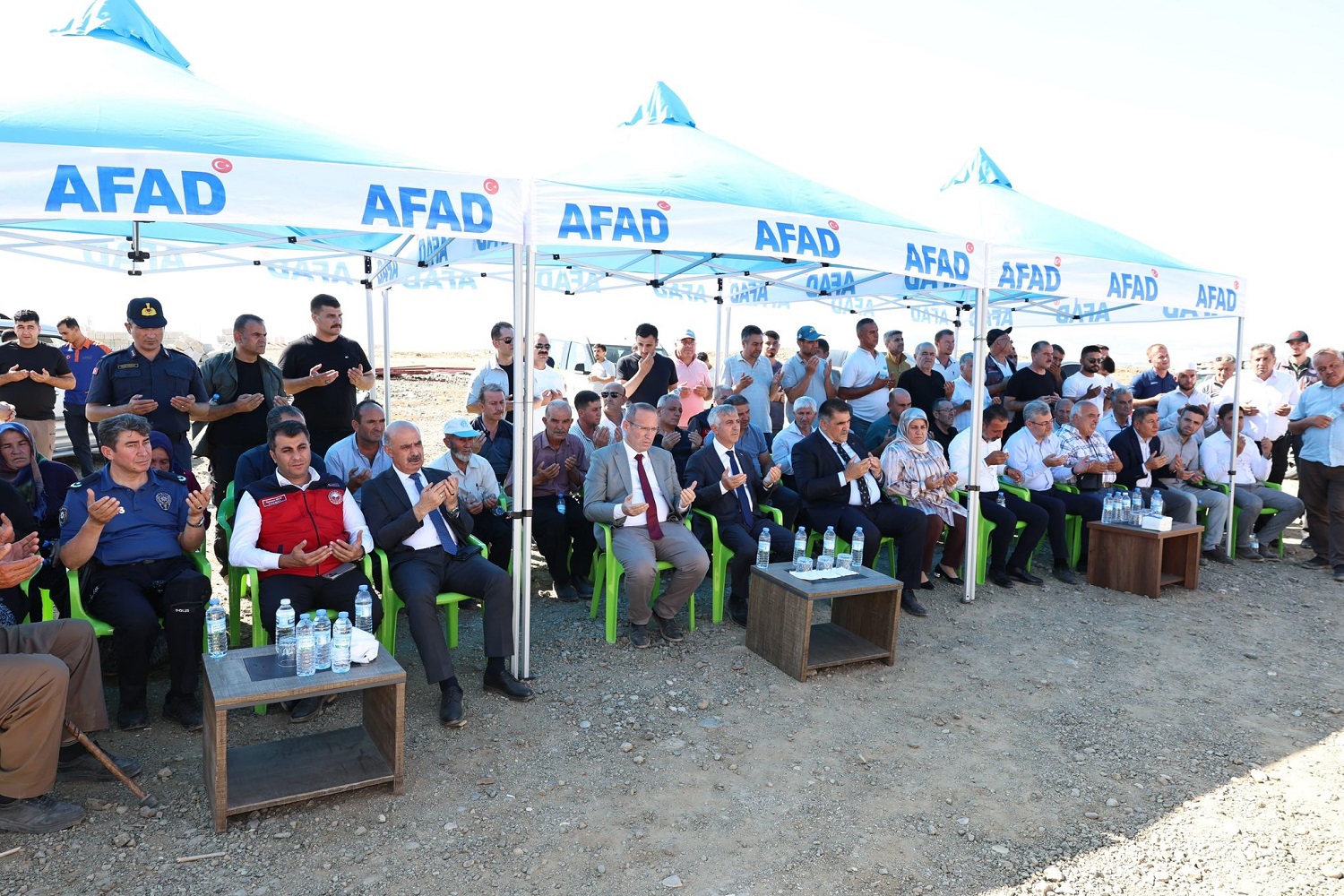 Depremzede Üreticiler İçin Yapılan 10 Ahır Teslim Edildi (1)