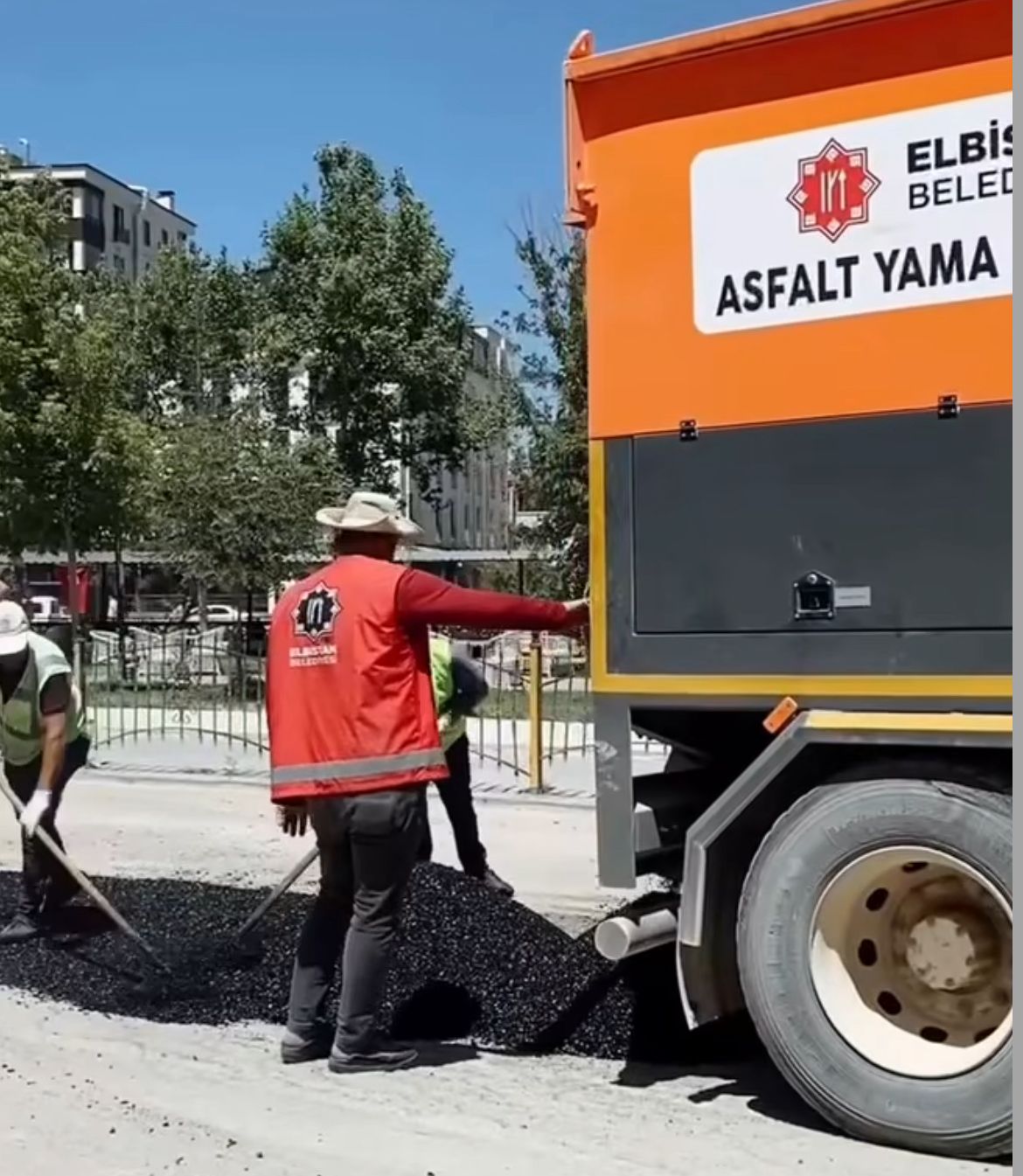 Elbistan’da Asfalt Ve Yama Çalışmaları Hız Kesmeden Devam Ediyor (2)