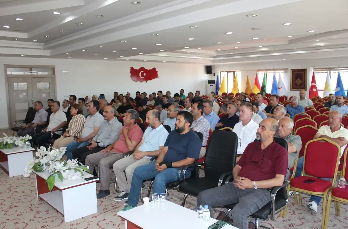 Elbistan’da Yıl Sonu Müdürler Kurulu Değerlendirme Toplantısı Gerçekleştirildi (1)
