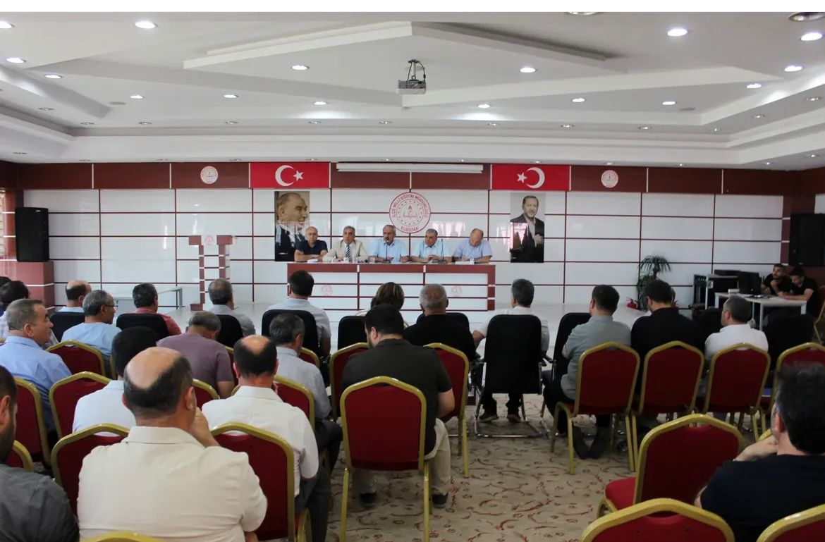 Elbistan’da Yıl Sonu Müdürler Kurulu Değerlendirme Toplantısı Gerçekleştirildi (3)