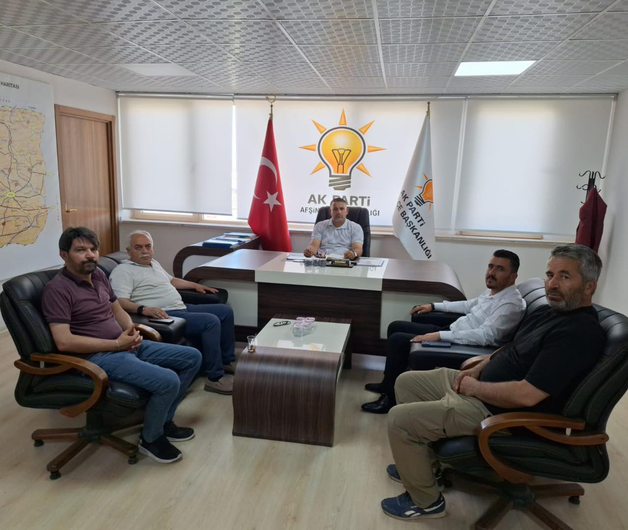 İlçe Başkanları Karabulut Ve Aycan Toplantıda Bir Araya Geldi 1