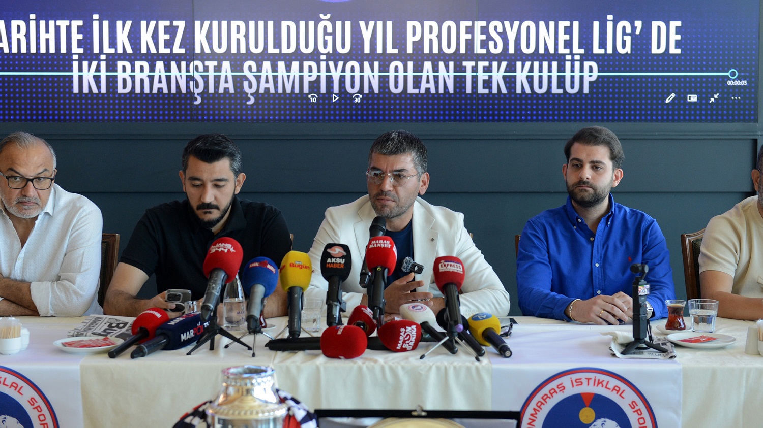 İstiklalspor’da Yönetimi Basın Mensuplarıyla Bir Araya Geldi (1)