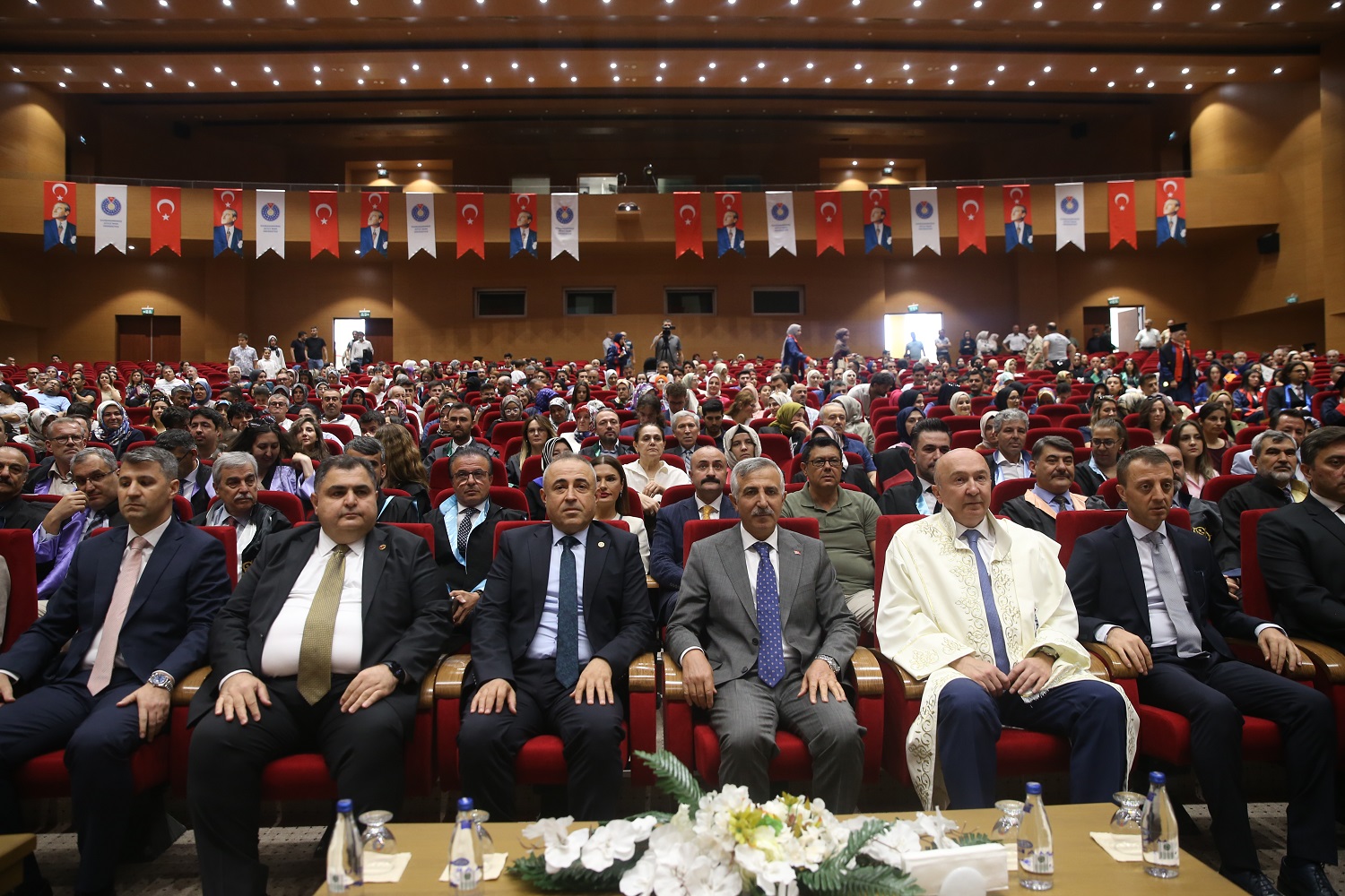 Kahramanmaraş Sütçü İmam Üniversitesi'nde Mezuniyet Töreni Düzenlendi (2)