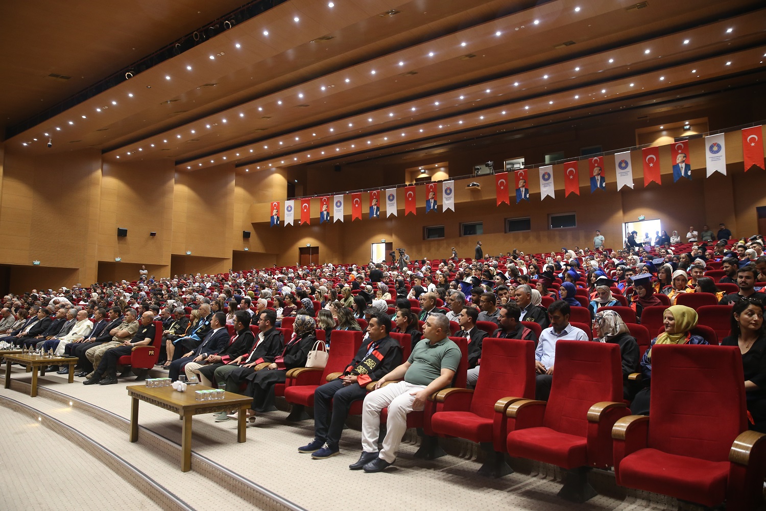 Kahramanmaraş Sütçü İmam Üniversitesi'nde Mezuniyet Töreni Düzenlendi (3)