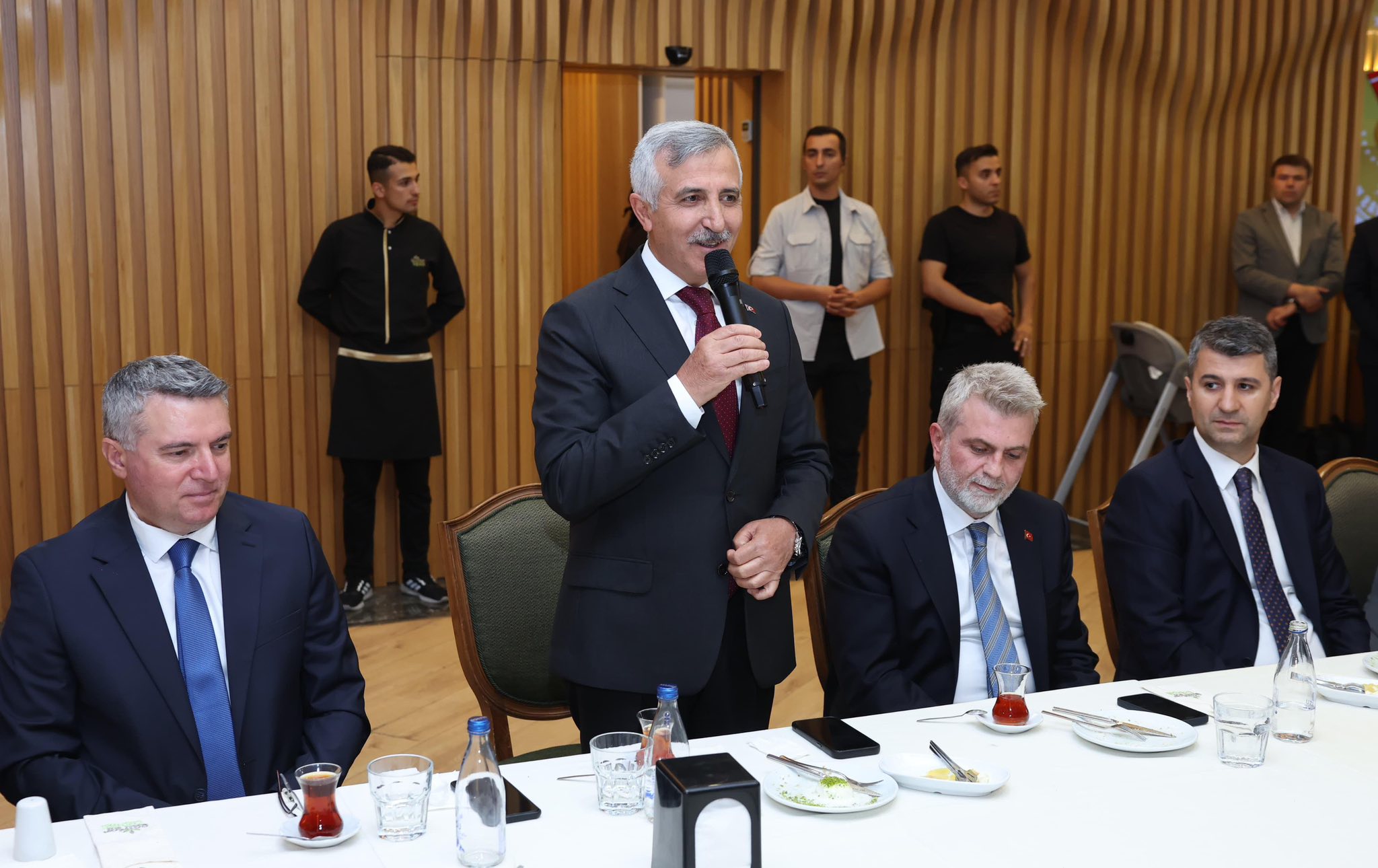 Kahramanmaraş Valiliği'nden Mülki İdare Amirlerine Veda Yemeği5