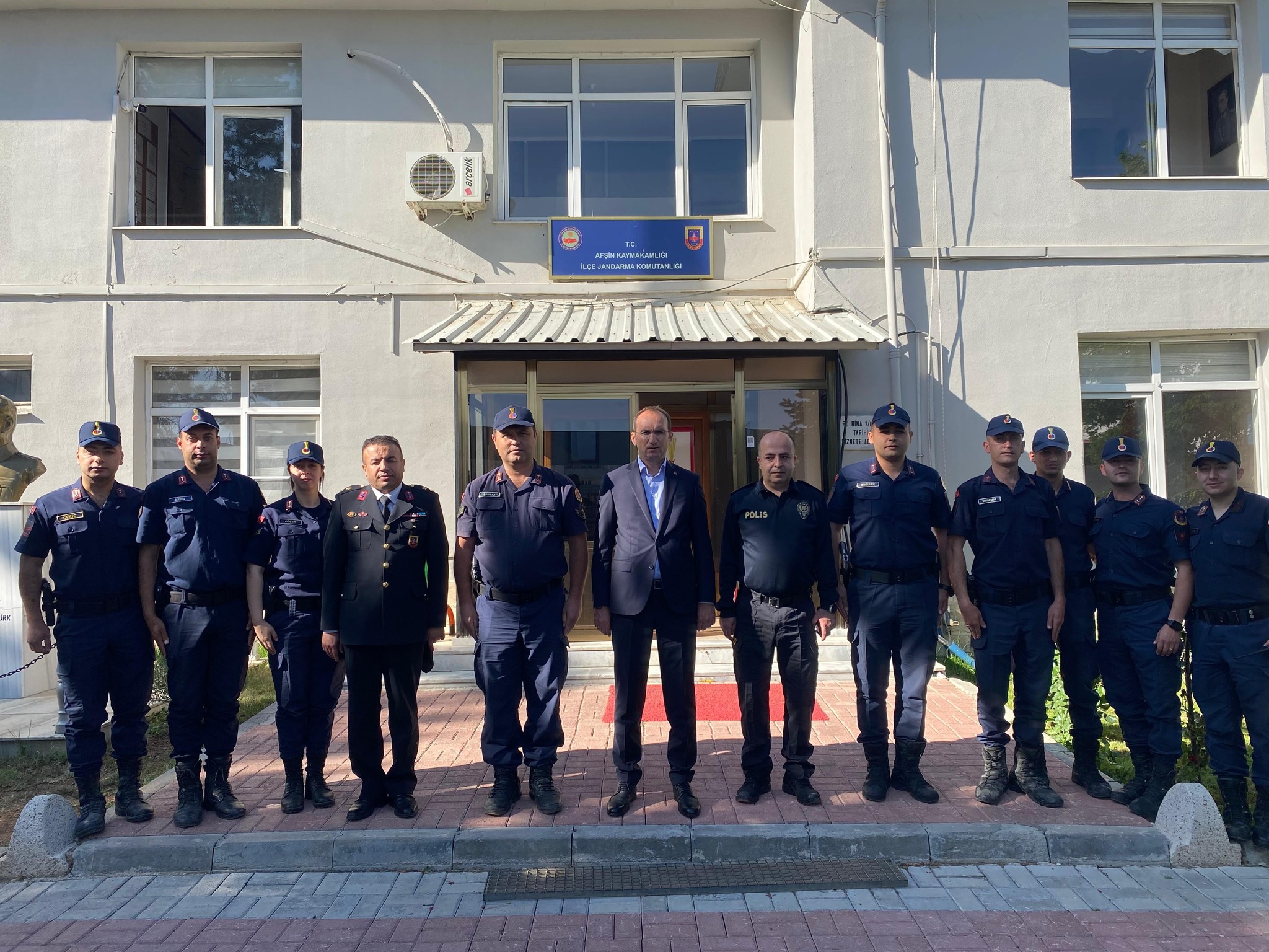 Kaymakam Sarıdoğan, Görev Başındaki Personelle Bayramlaştı (2)