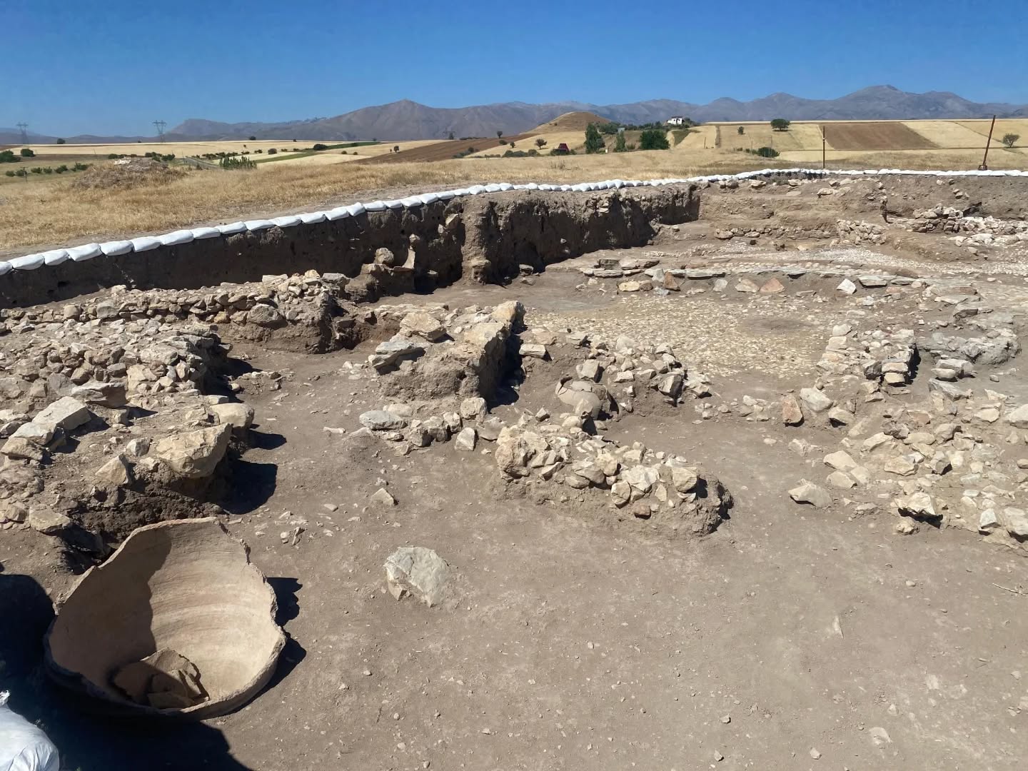Kaymakam Sarıdoğan, Yassı Höyük Kazı Alanında İncelemelerde Bulundu5
