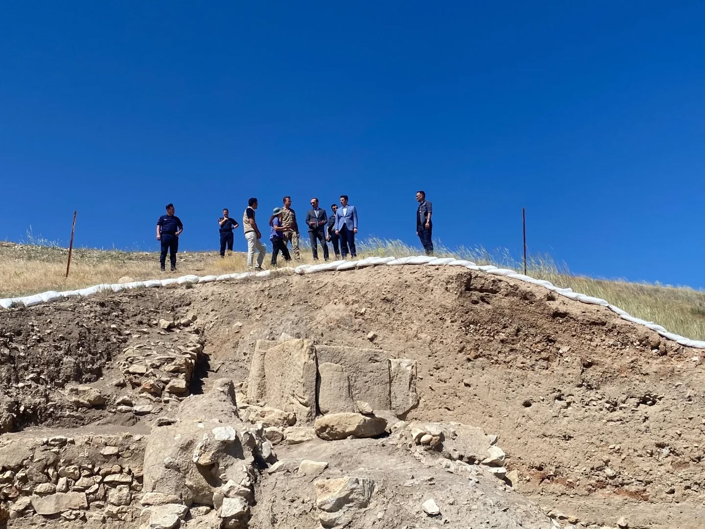 Kaymakam Sarıdoğan, Yassı Höyük Kazı Alanında İncelemelerde Bulundu6