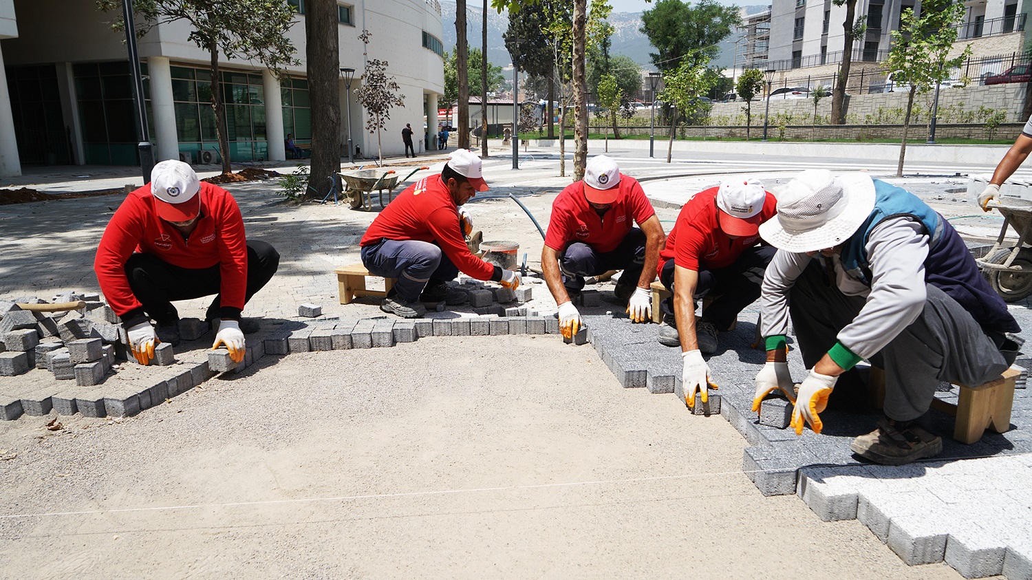 Kırk Altı Meydan Hizmete Hazırlanıyor (2)