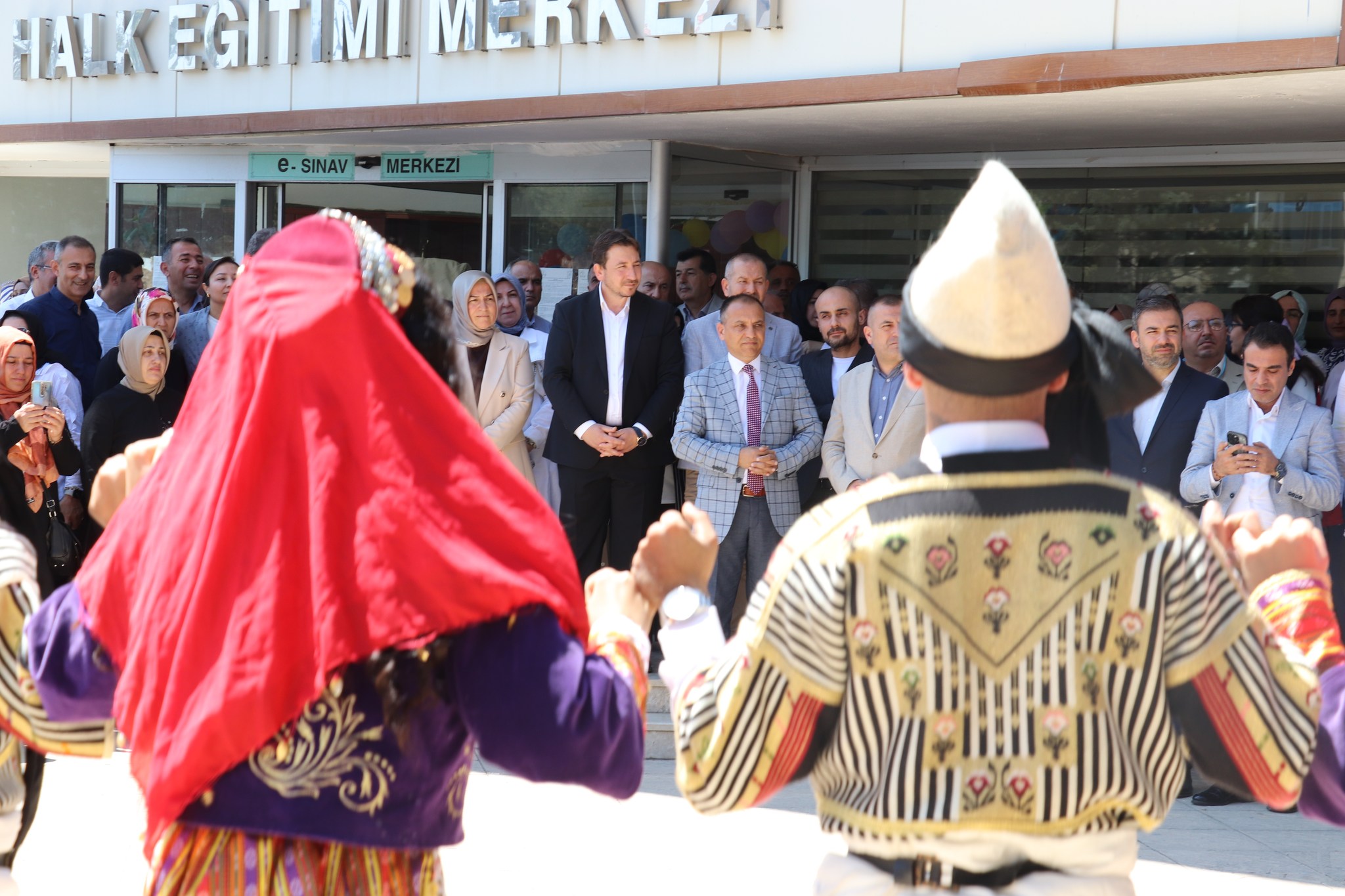 Millî Eğitim Müdürü Baydur, Halk Eğitim Aile Yılı Etkinliği Sergisini Ziyaret Etti1
