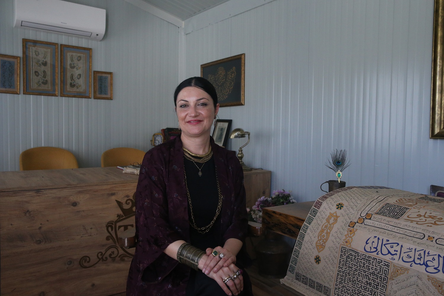 Osmanlının Tılsımlı Gömlekleri Modern Sanatla Tablolara Yansıyor (7)