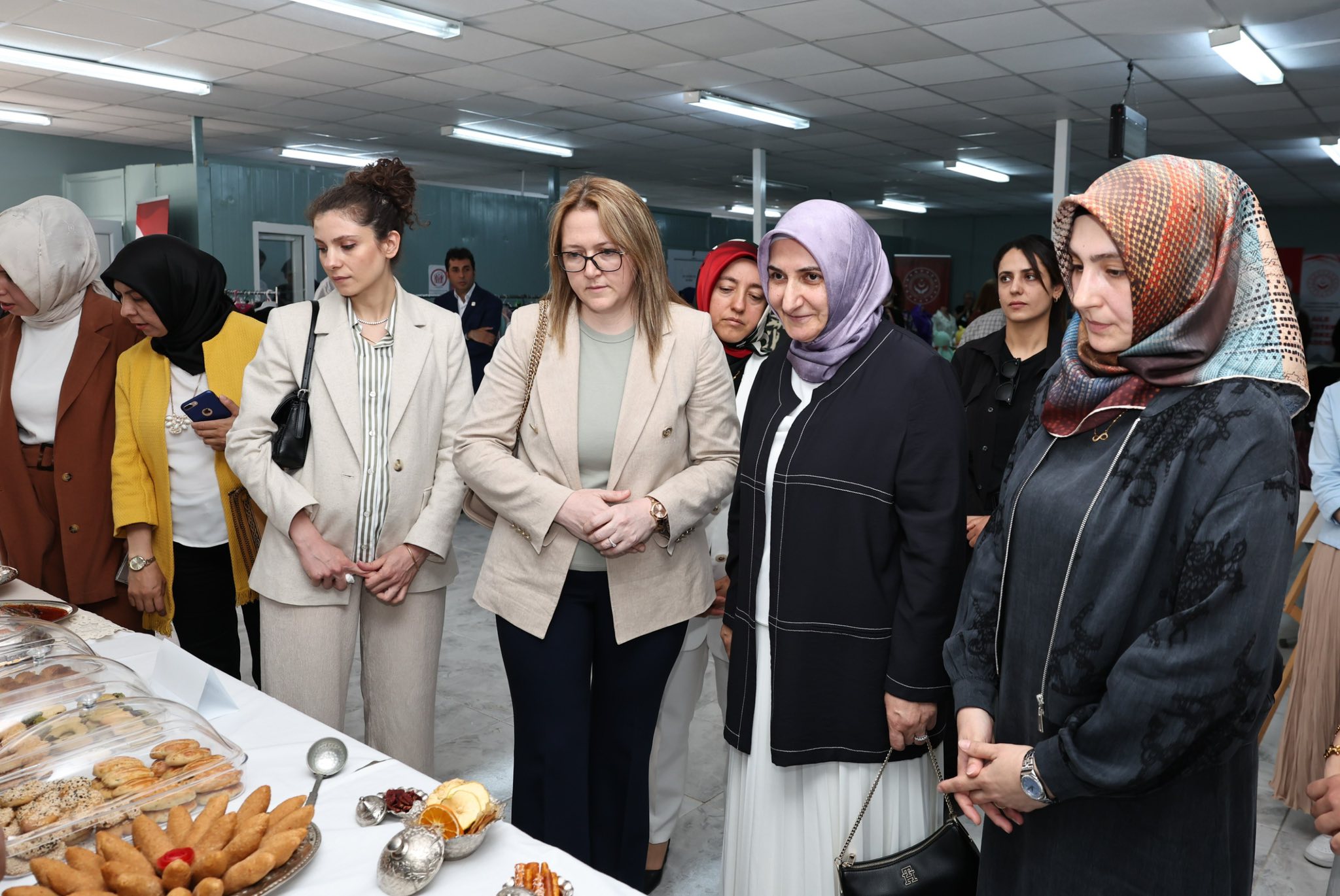 Selma Ünlüer, El Sanatları Sergisinin Açılışına Katıldı1