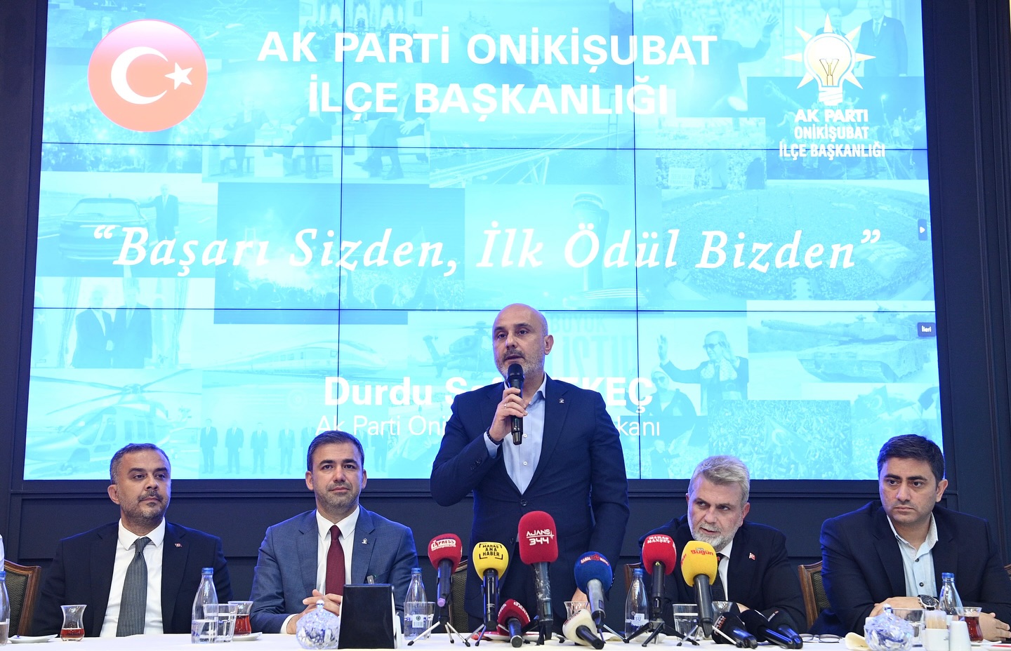 Sınavda Başarı Sağlayan Öğrencilere Ödül Verildi
