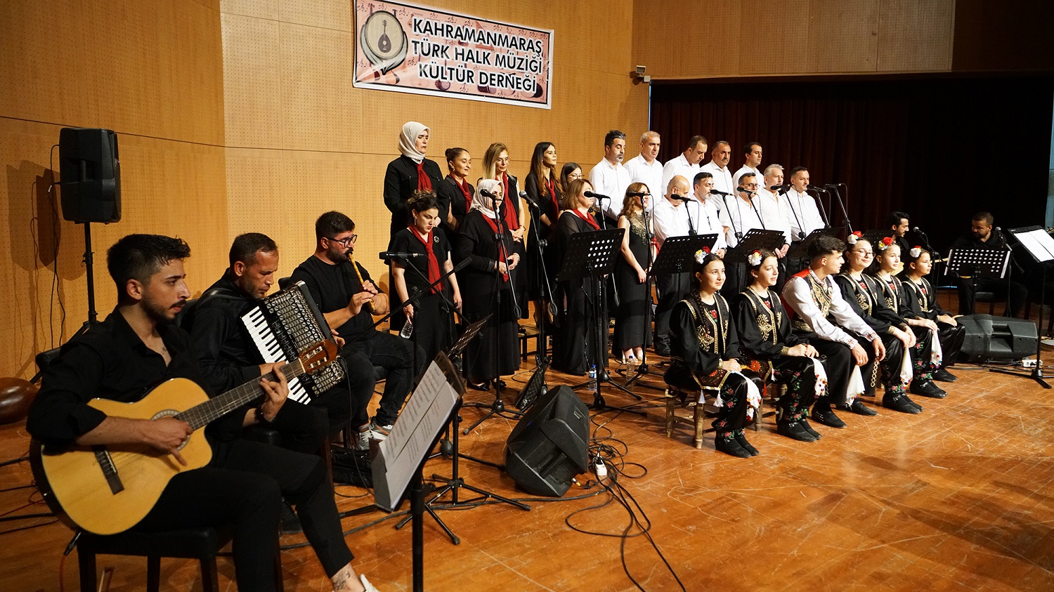 Türkülerle Duygu Yolculuğu; Büyükşehir’den Unutulmaz Türk Halk Müziği Gecesi (3)