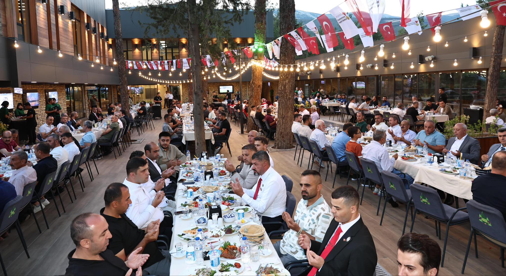 Vali Ünlüer, Babalar Günü’nde Şehit Babaları Ve Gazilerle Bir Araya Geldi1