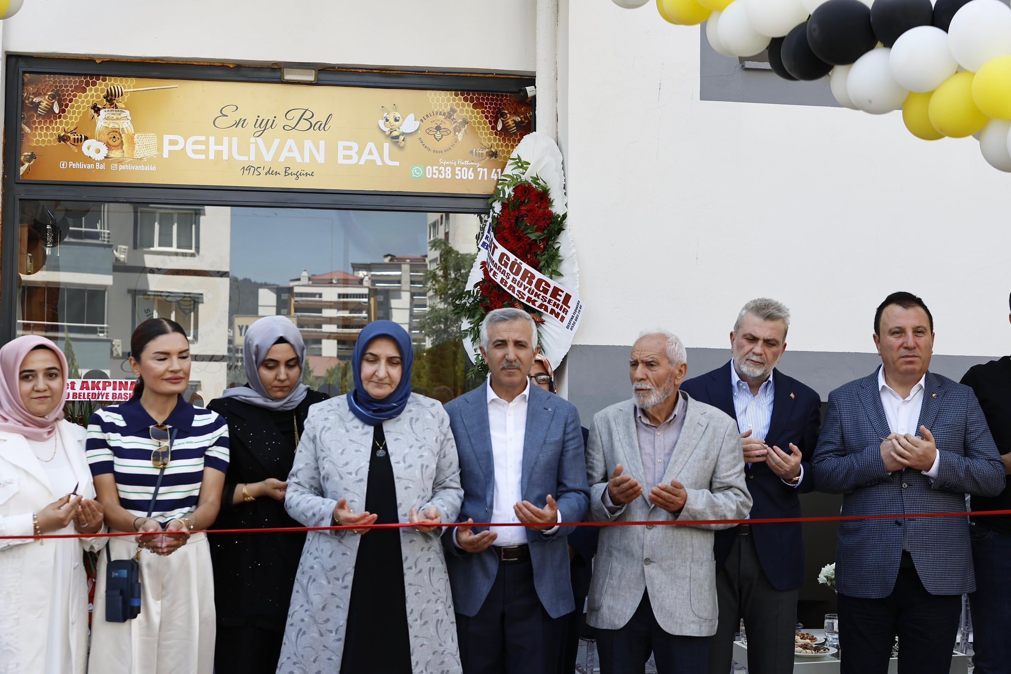 Vali Ünlüer Ve Eşi, Pehlivan Bal İş Yerinin Açılışını Gerçekleştirdi4