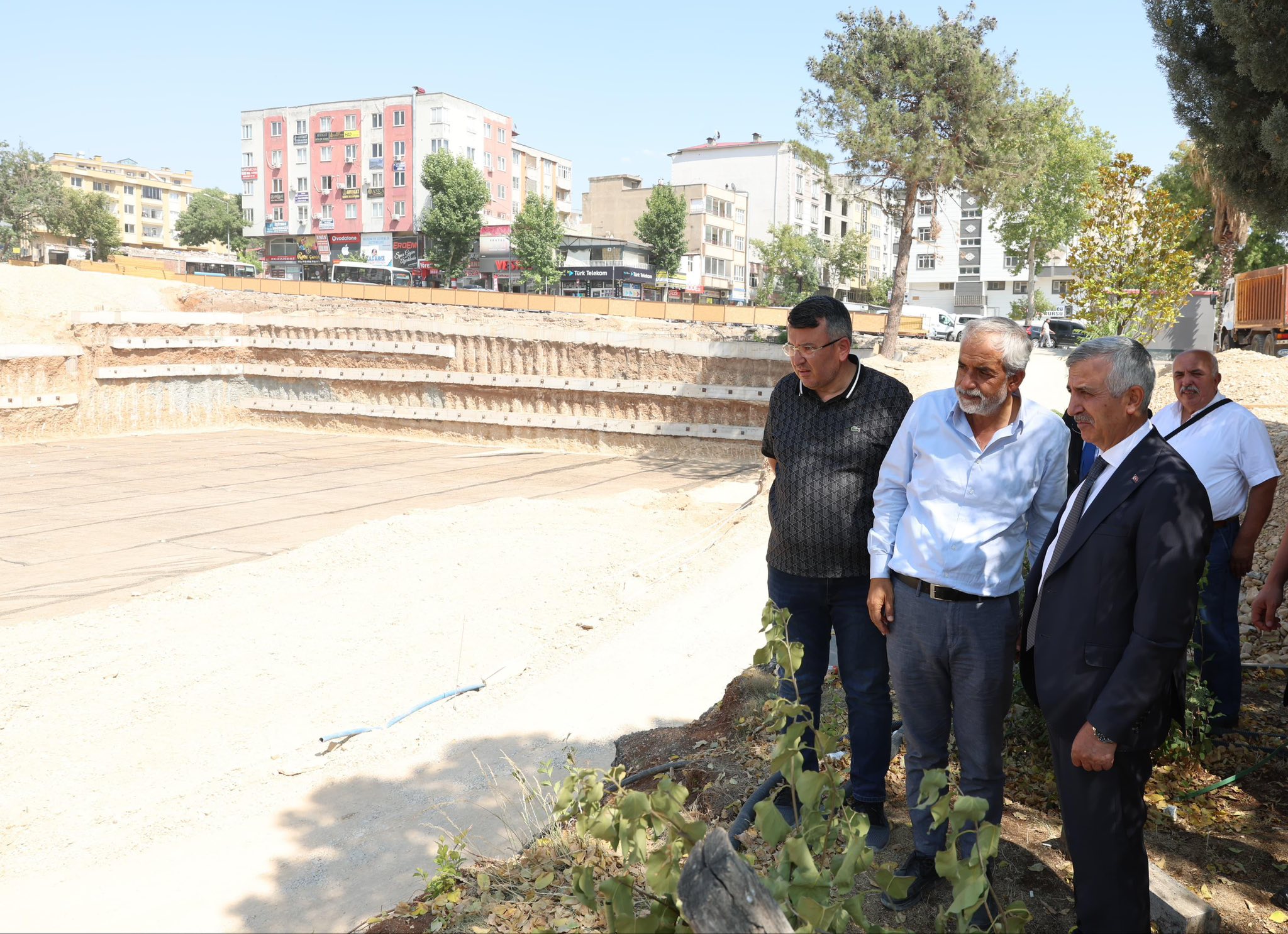 Vali Ünüler Yapımına Devam Edilen İnşaatları İnceledi