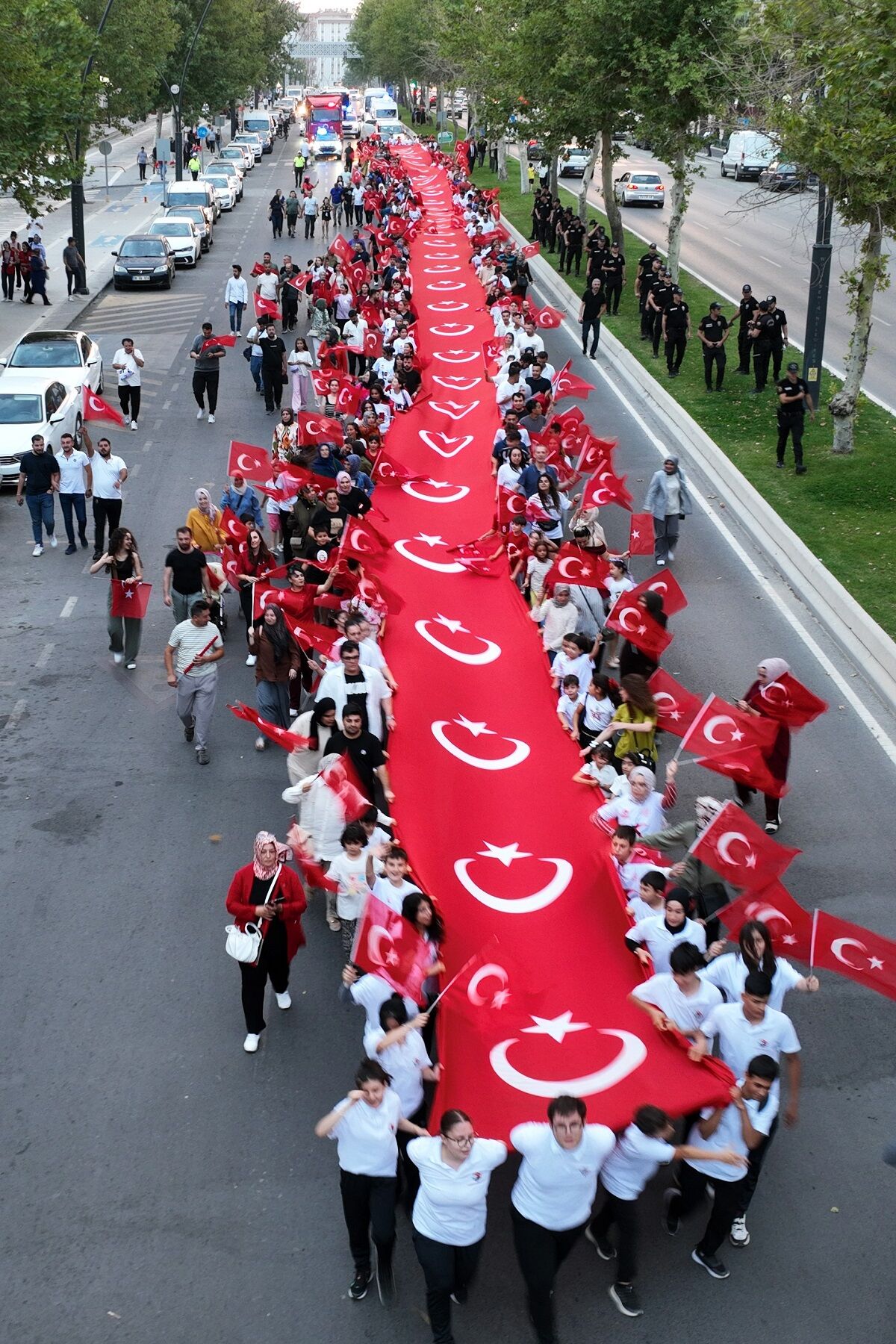 9 Yıl Önceki Ruhla; Kahramanmaraş Demokrasi Ve Milli Birlik Kortejinde Buluştu (3)