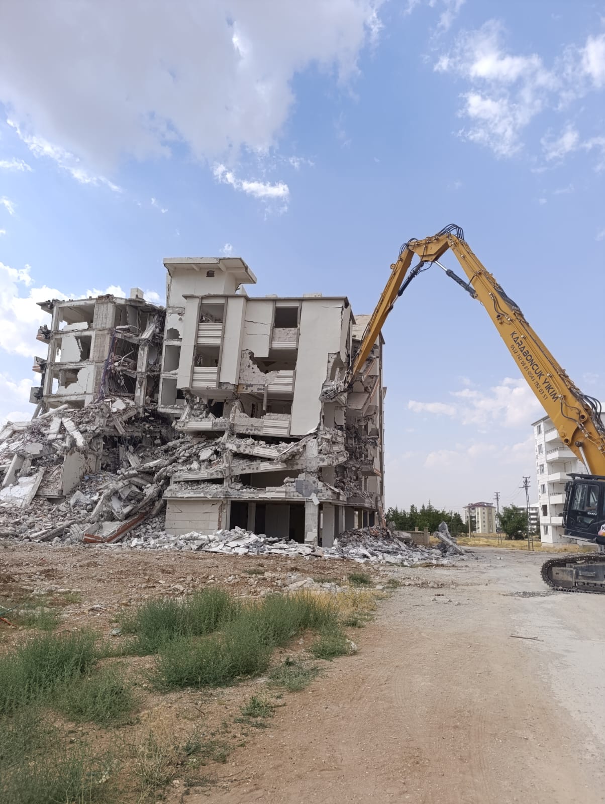 Afşin Kaymakamlığı’ndan Yıkım Ve Enkaz Kaldırma Açıklaması (2)