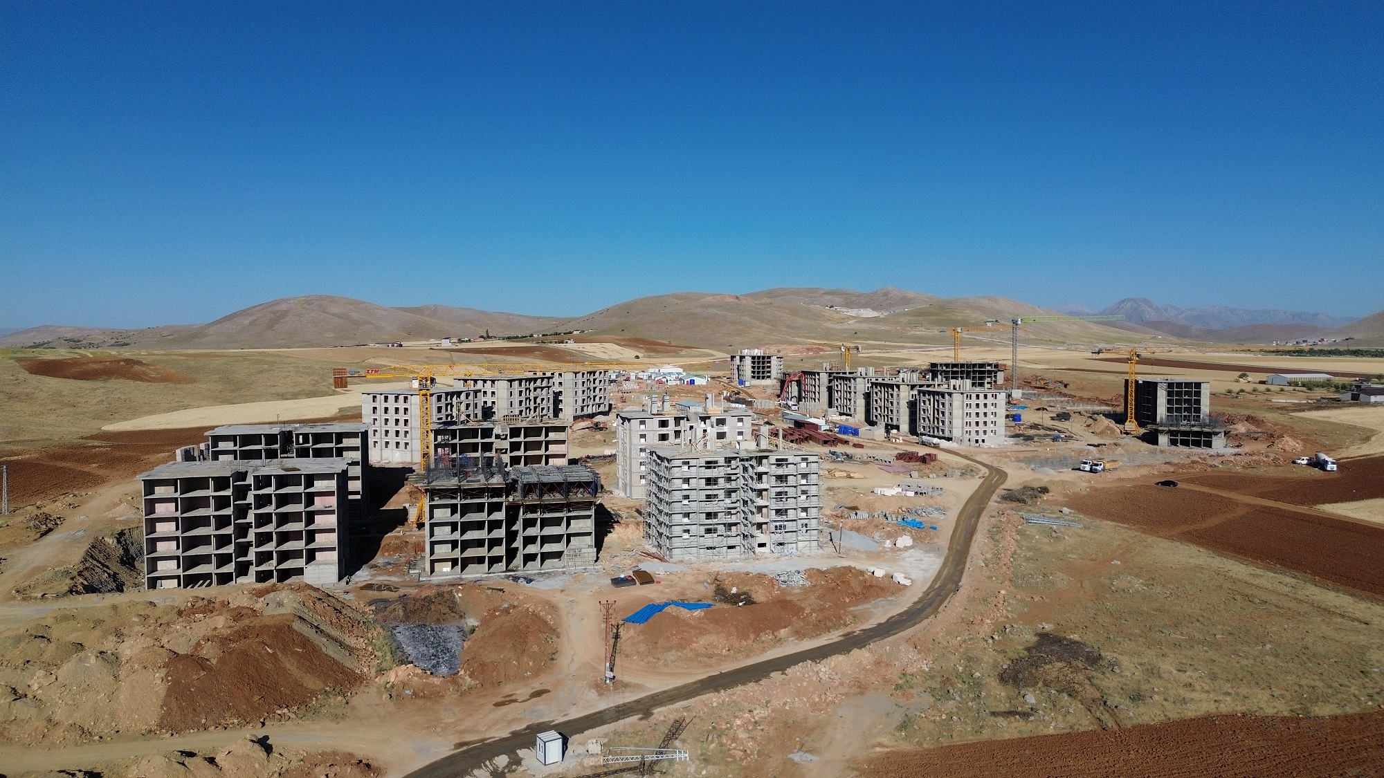 Afşinbey Mahallesi’ndeki Toki̇ Konutları Yükseliyor (2)-1
